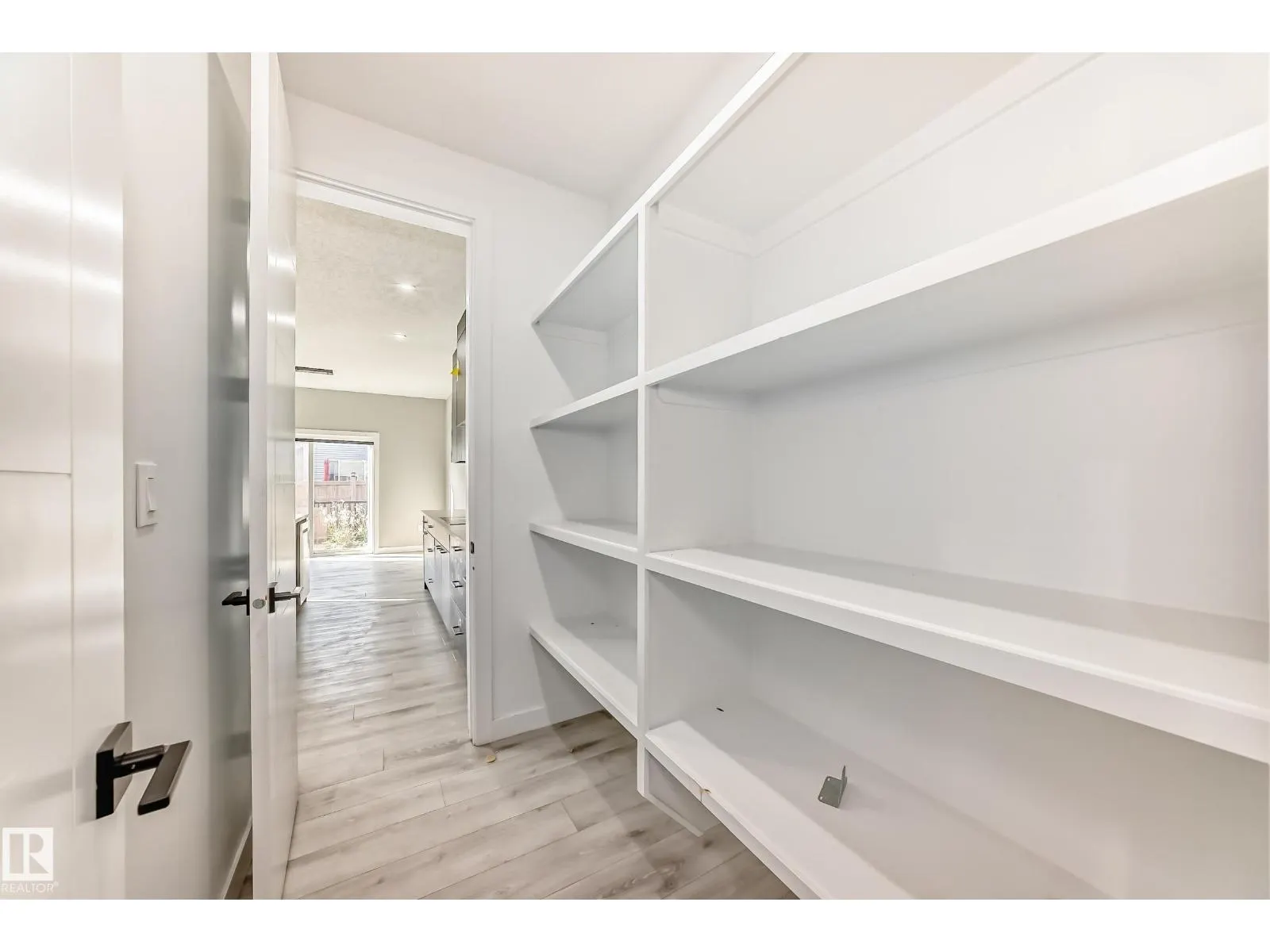 6819 171 AV NW