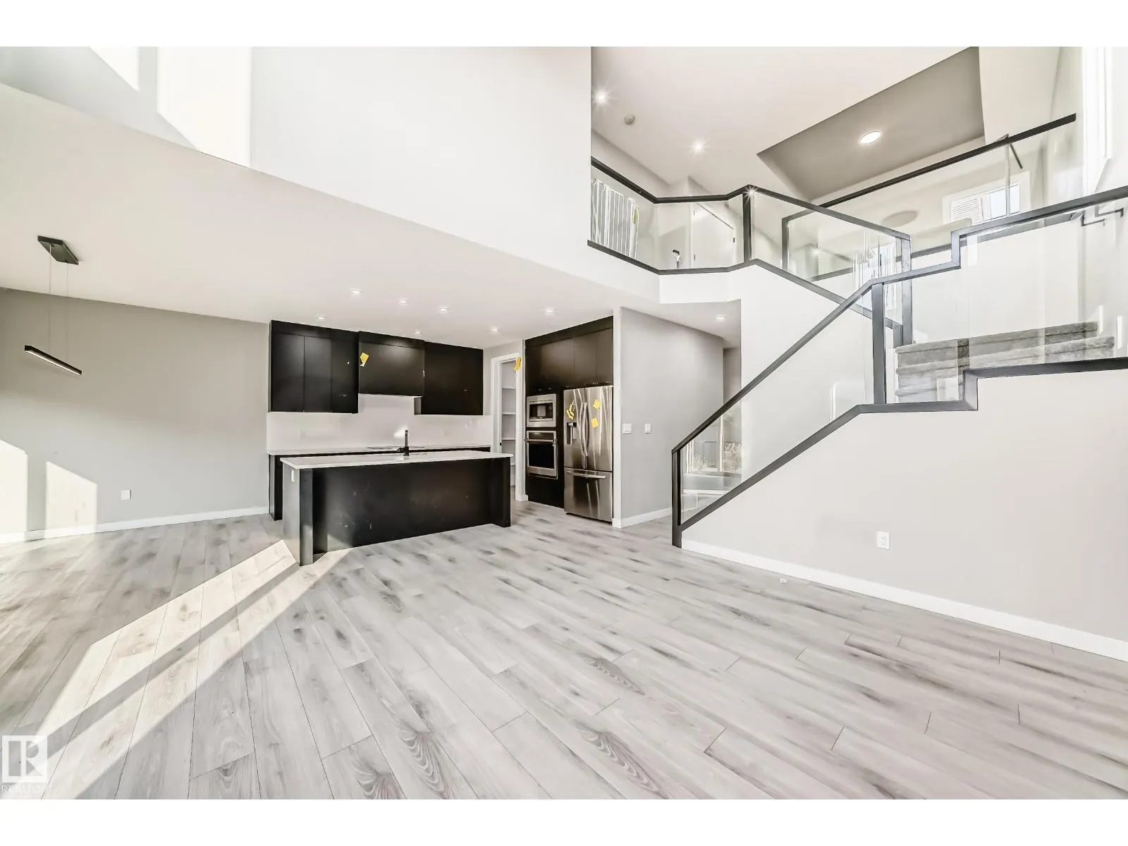6819 171 AV NW