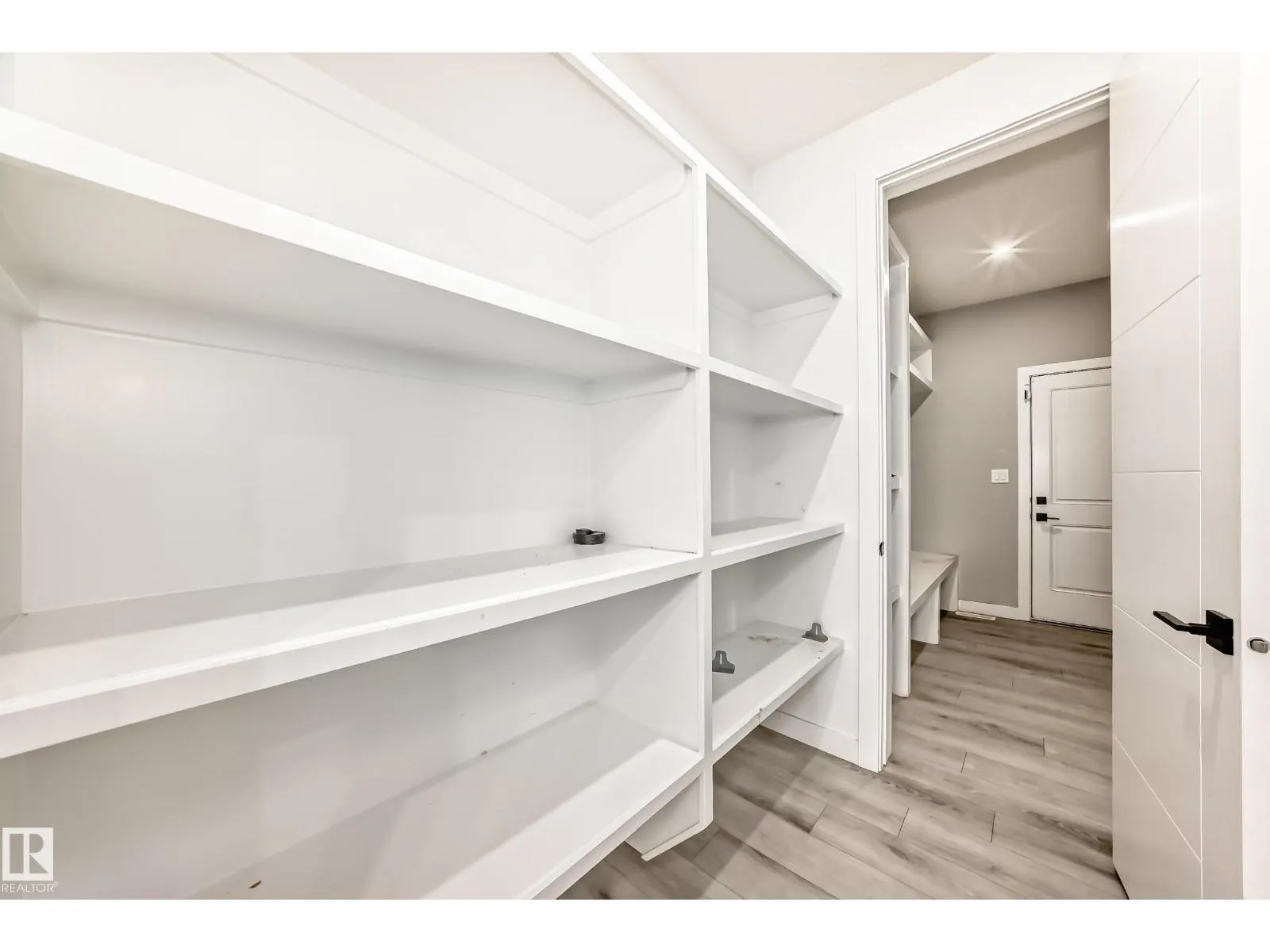 6819 171 AV NW