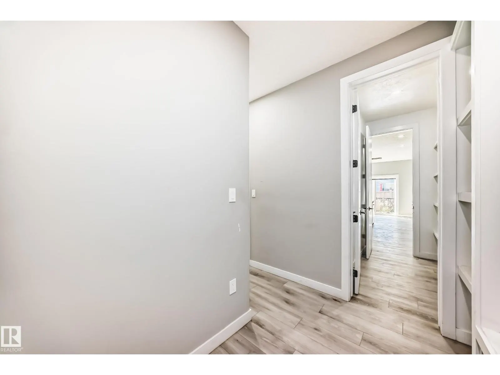 6819 171 AV NW