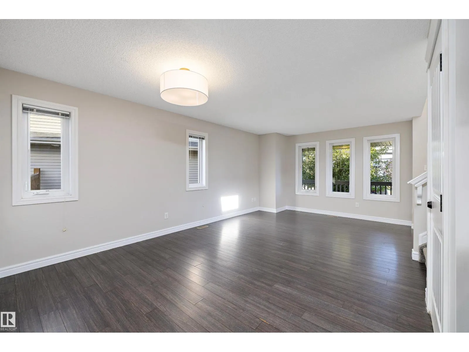 1104 161 ST SW