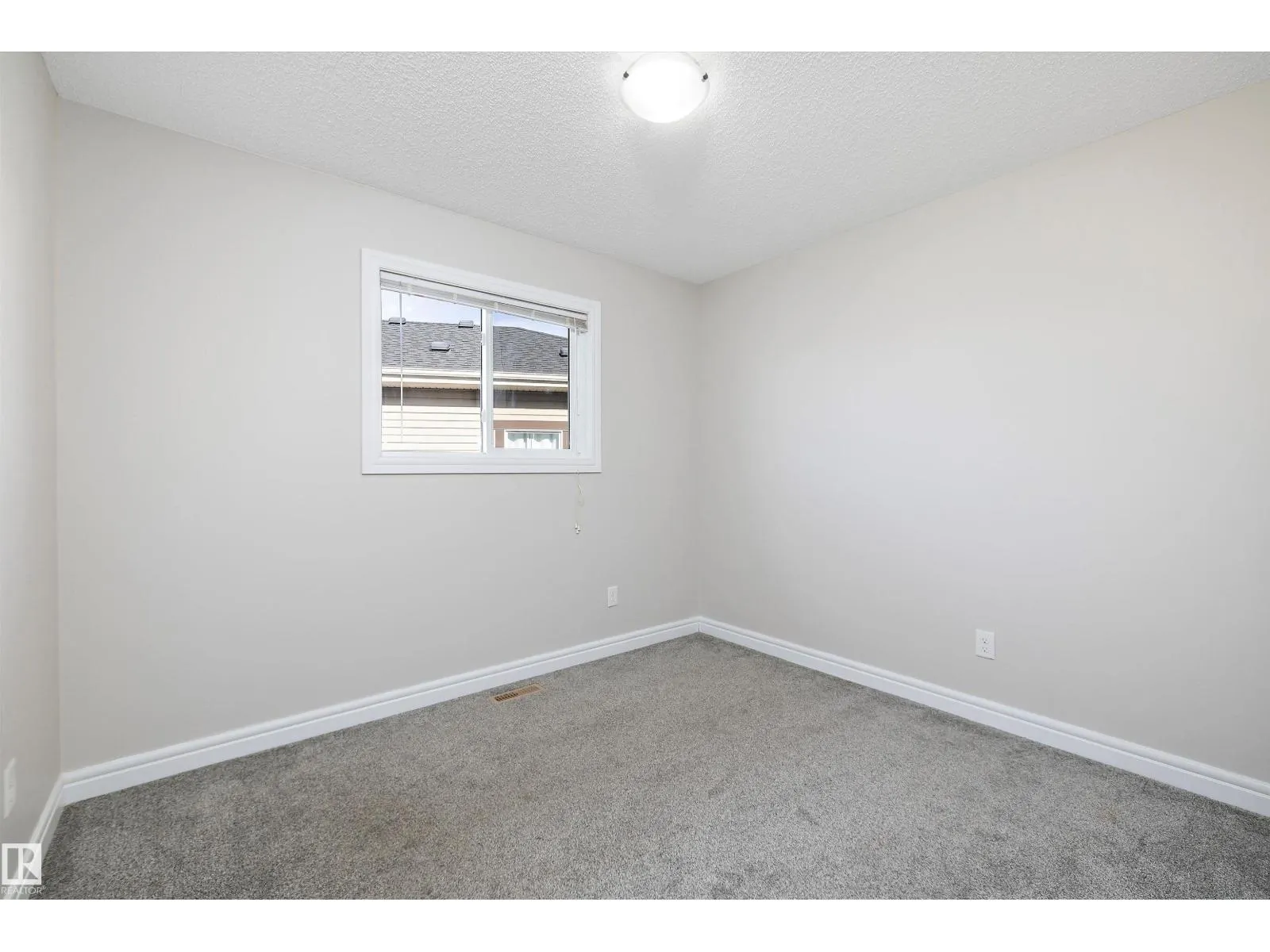 1104 161 ST SW