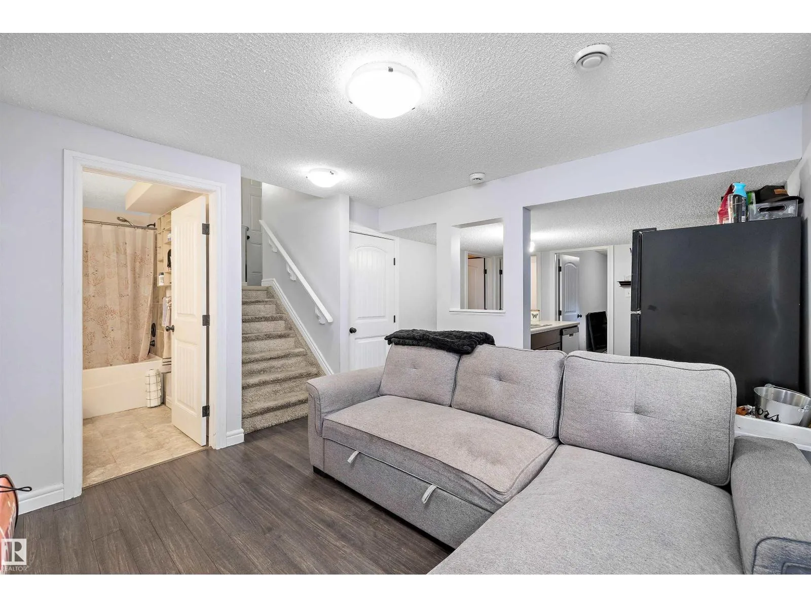 1104 161 ST SW