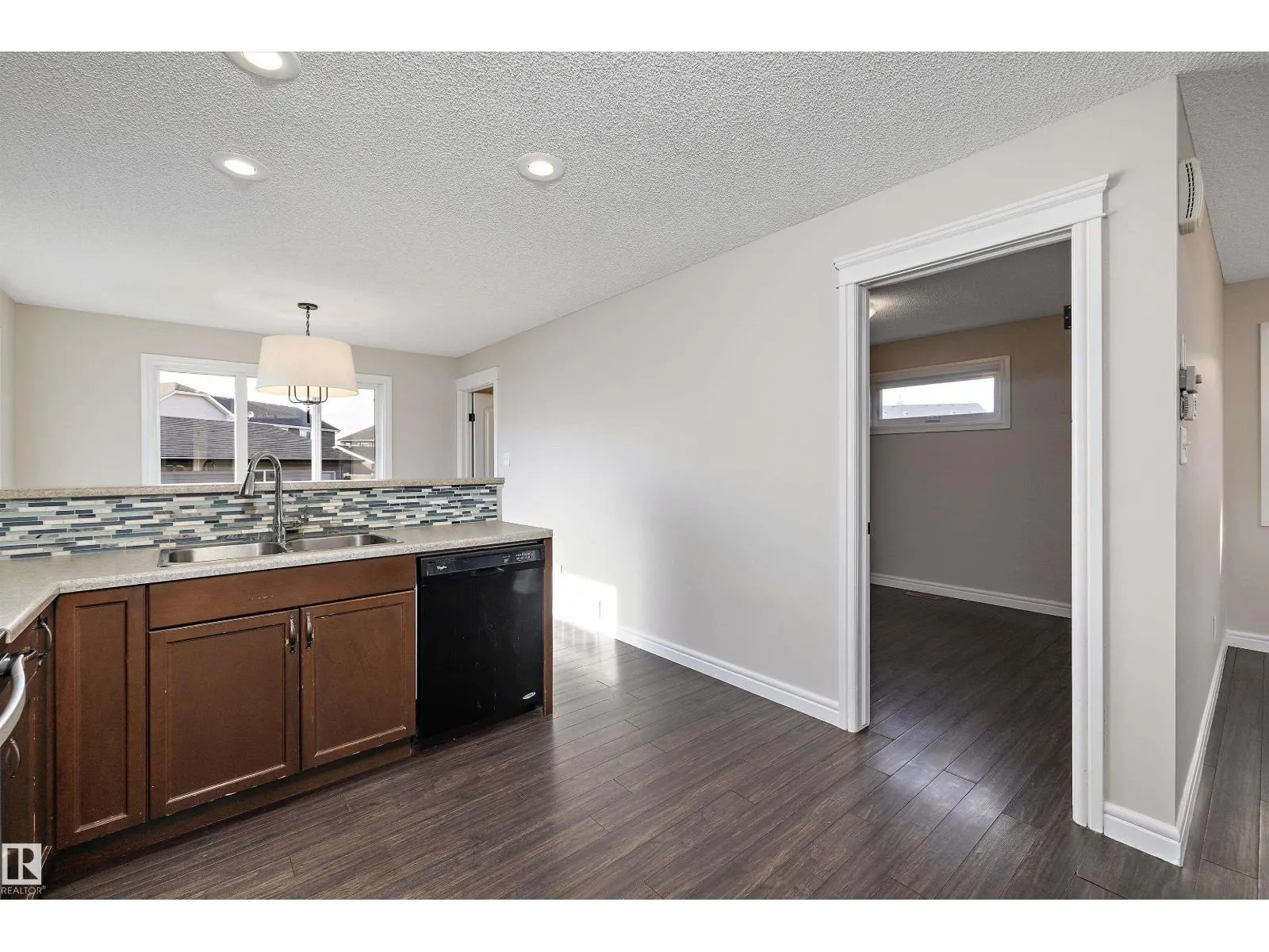 1104 161 ST SW