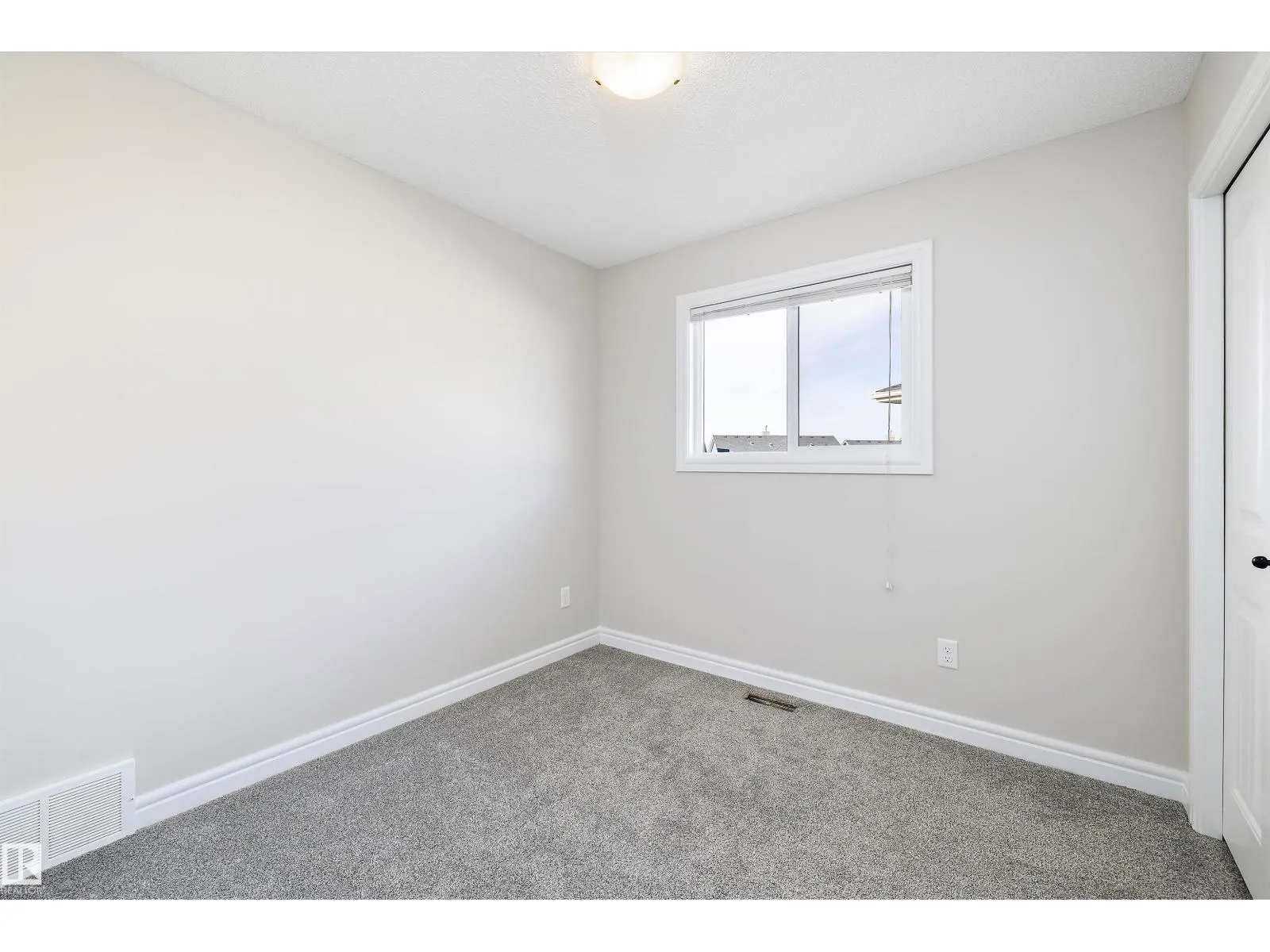 1104 161 ST SW