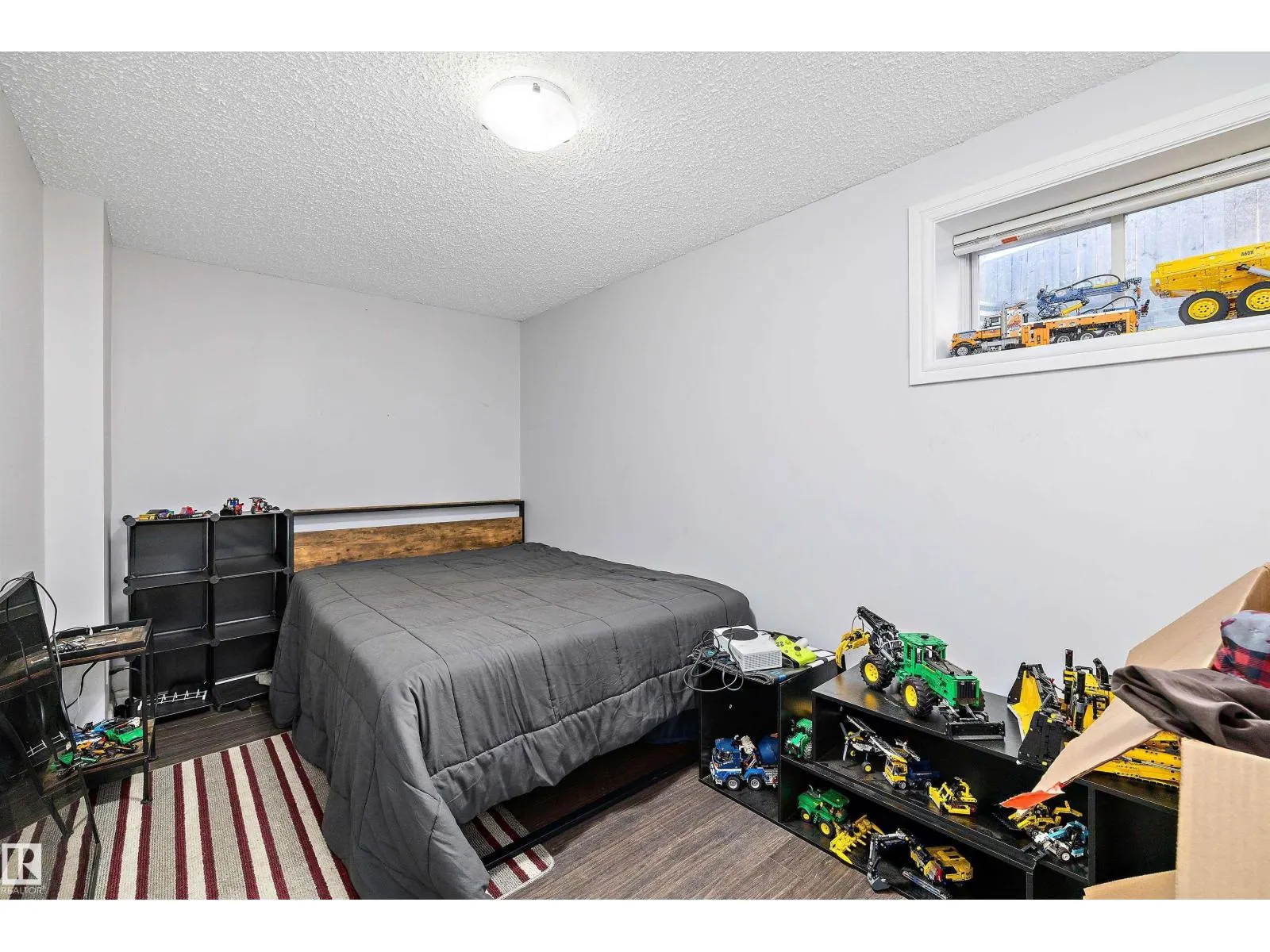 1104 161 ST SW