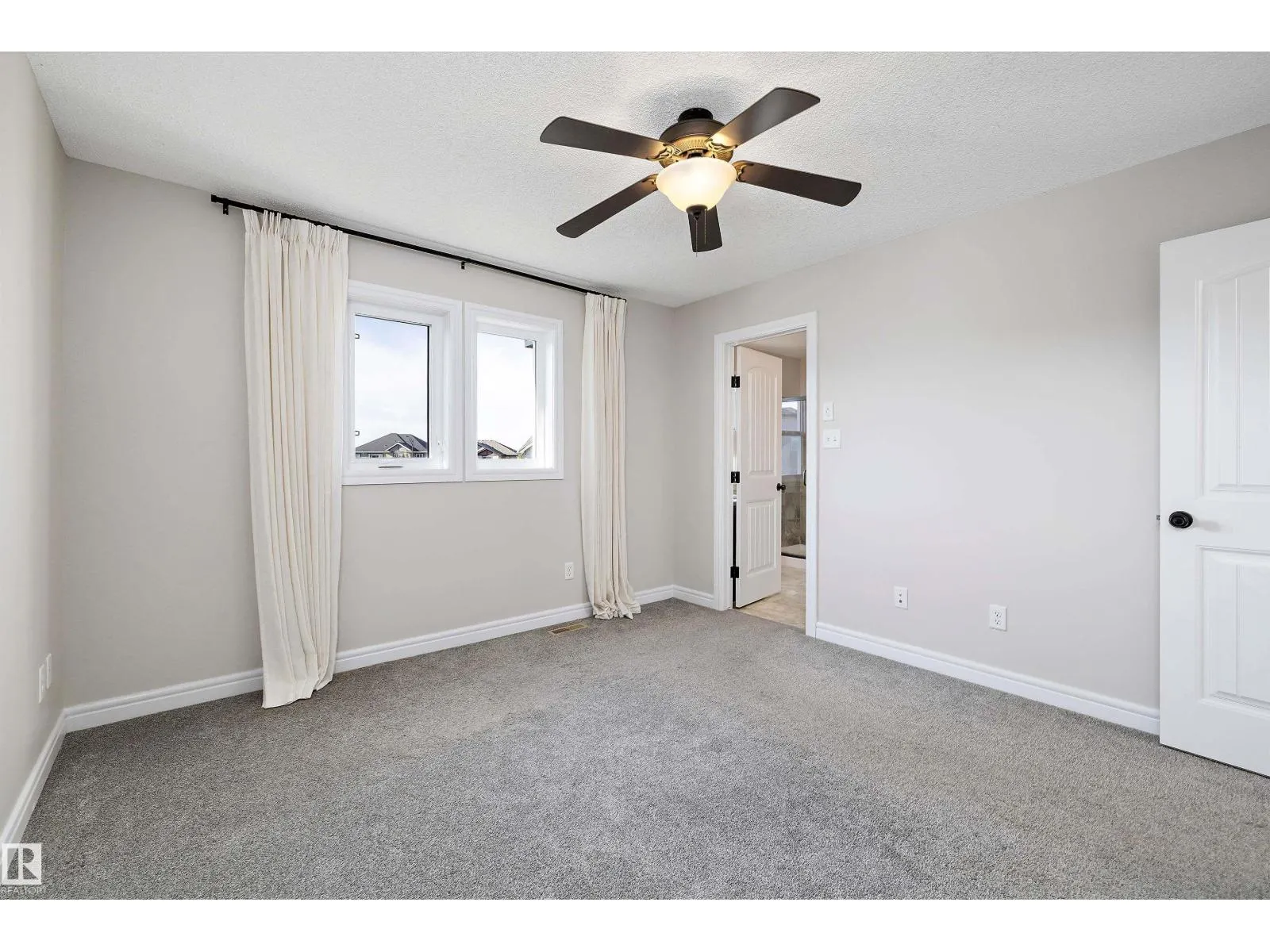 1104 161 ST SW