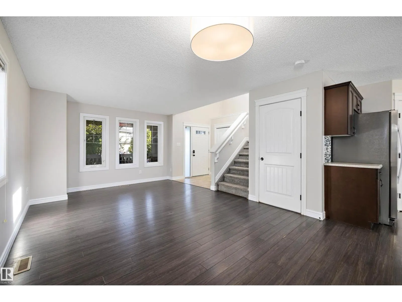 1104 161 ST SW