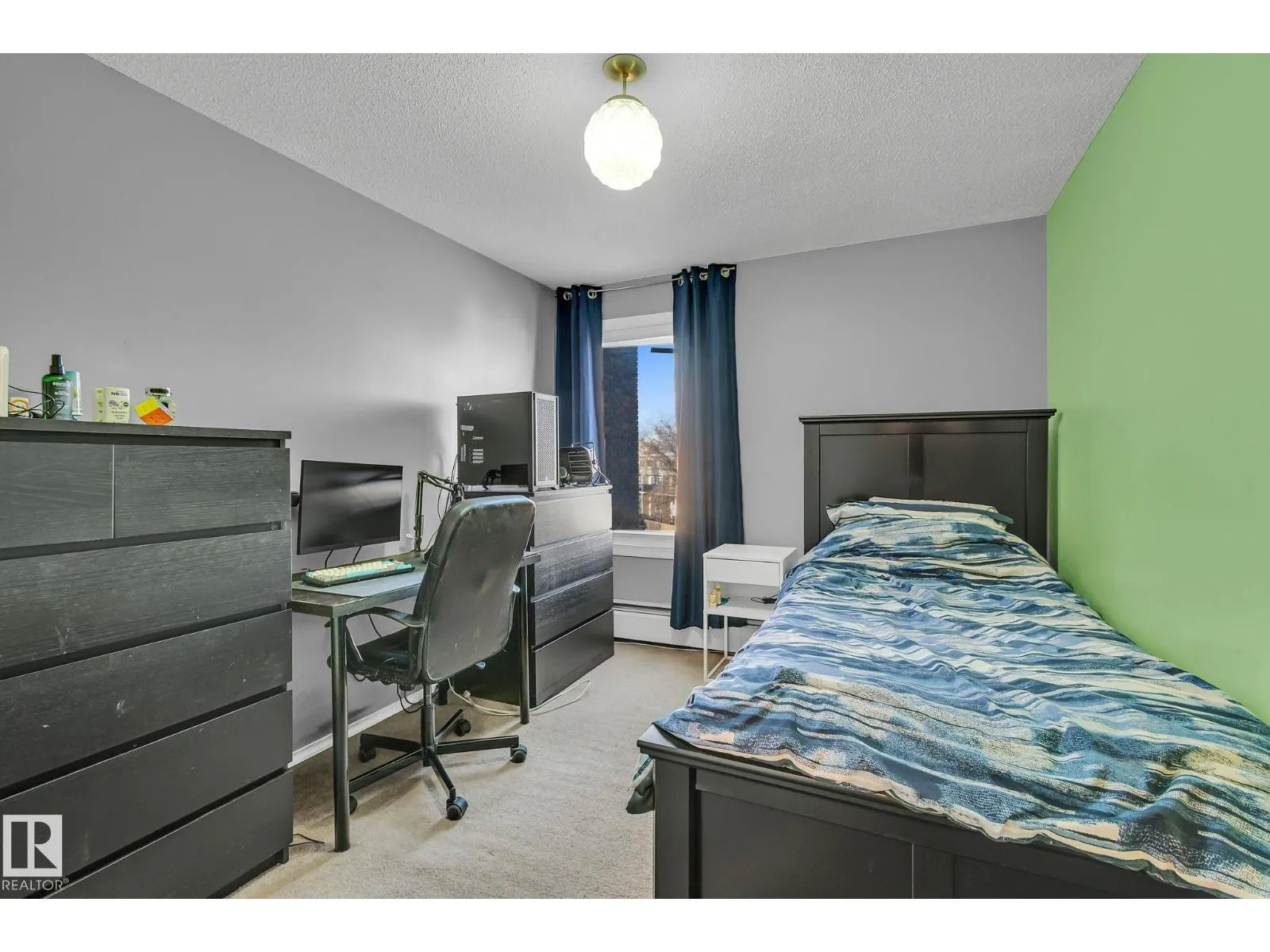#202 7805 159 ST NW