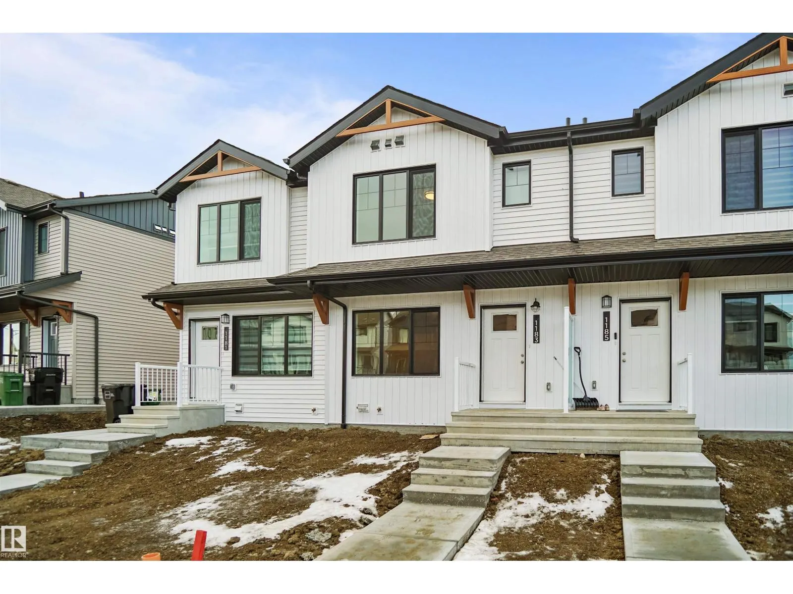463 Aster DR NW
