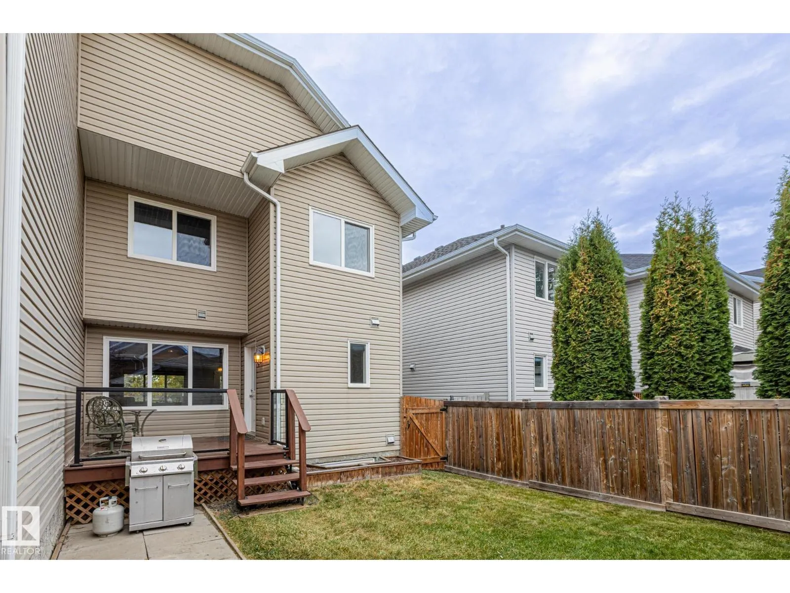 2390 SPARROW CR NW