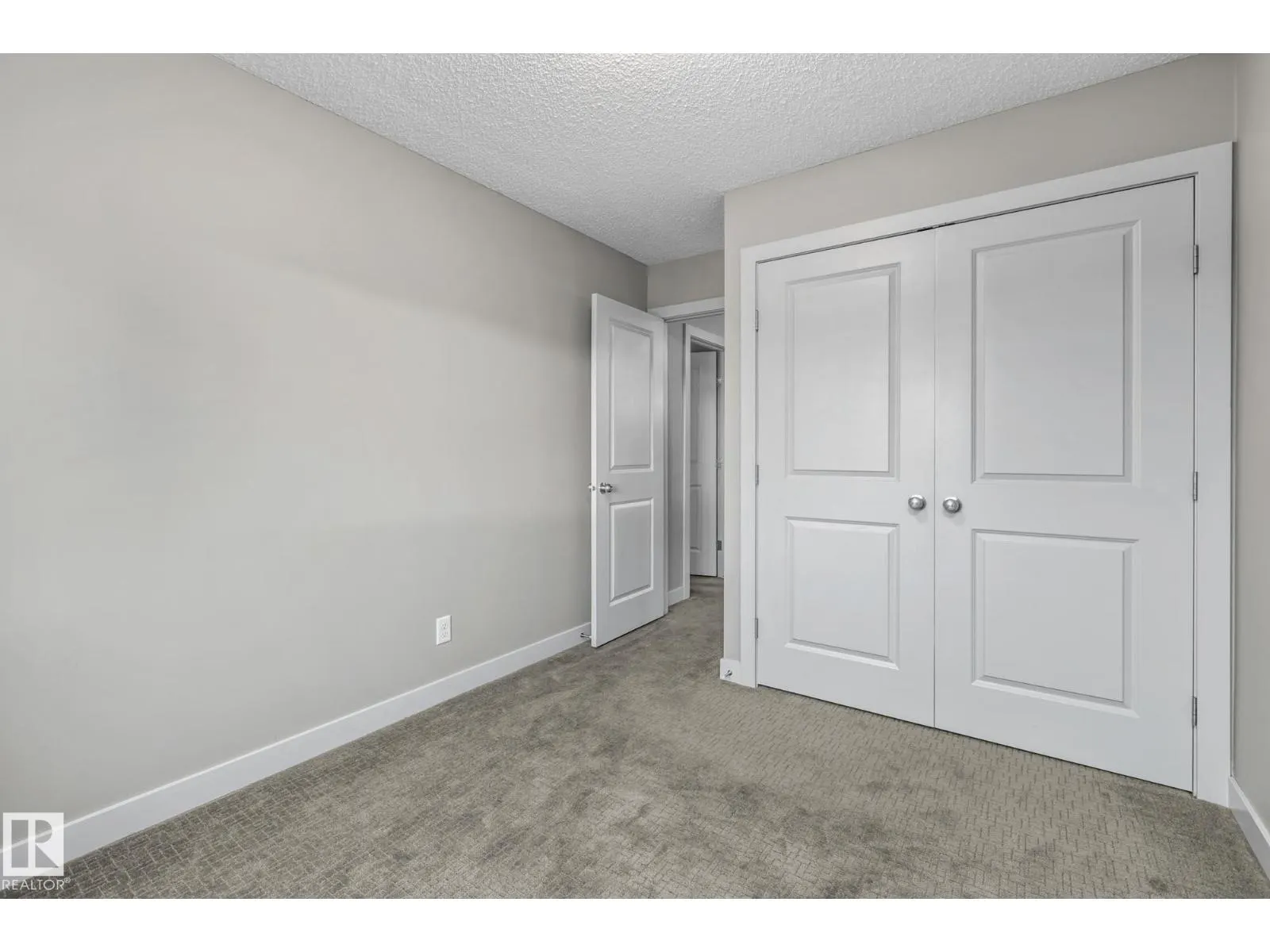 2390 SPARROW CR NW