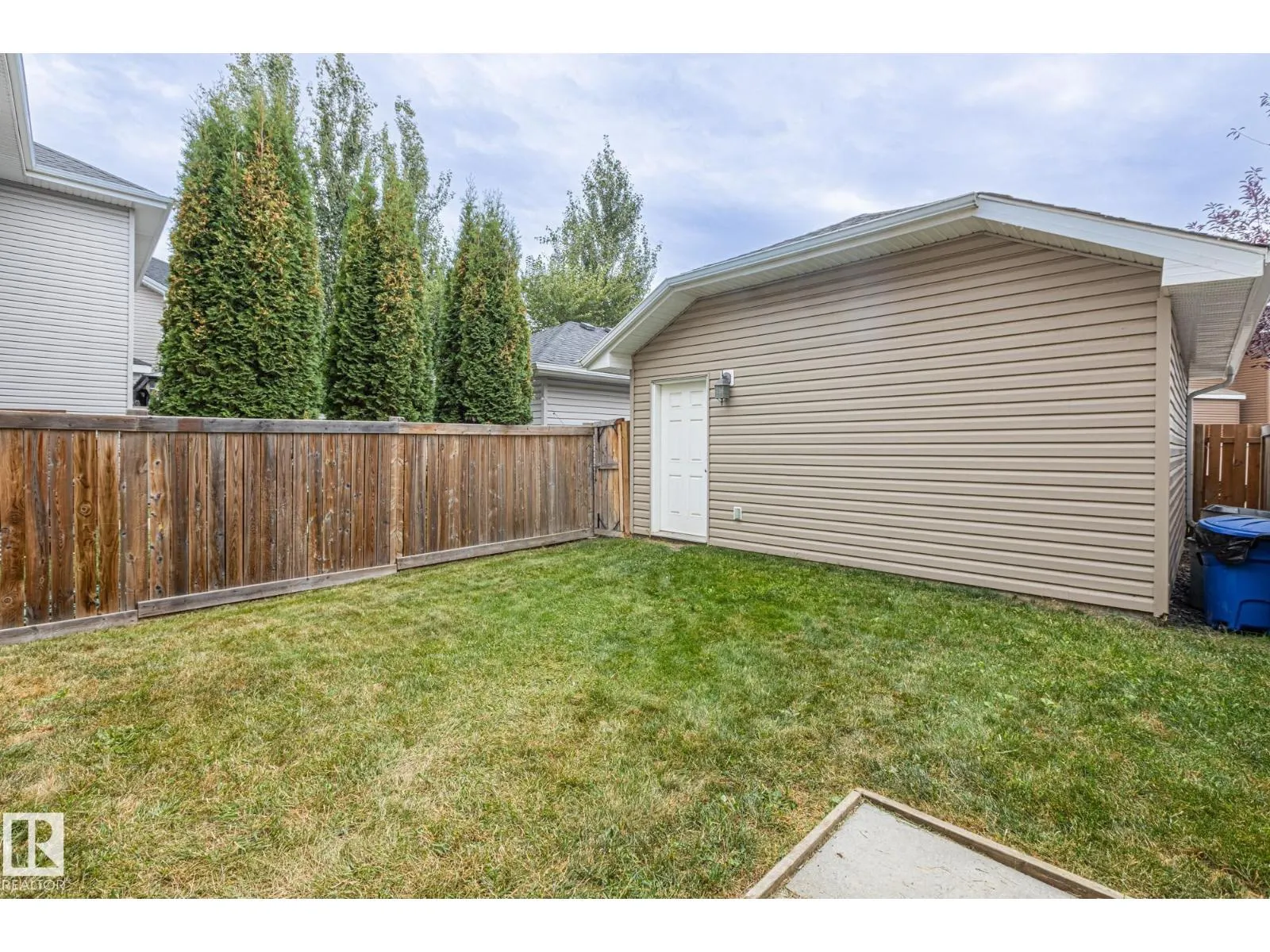 2390 SPARROW CR NW