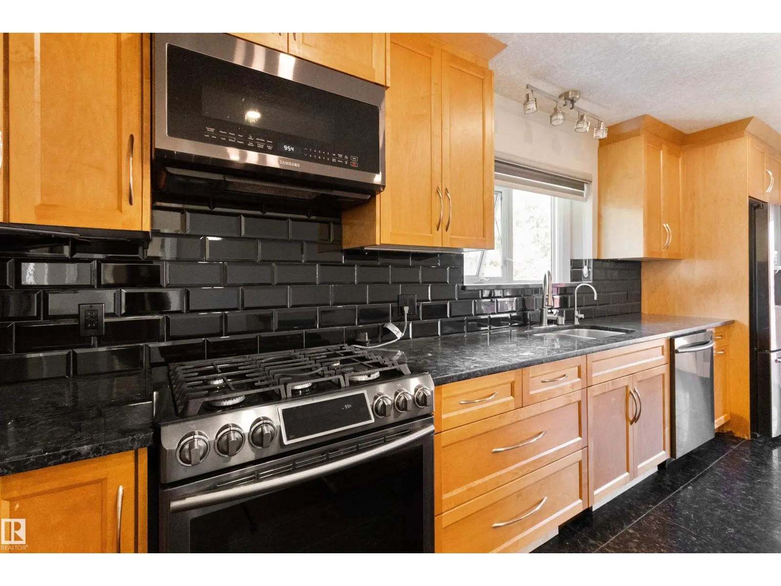 230A 50509 RGE RD 221