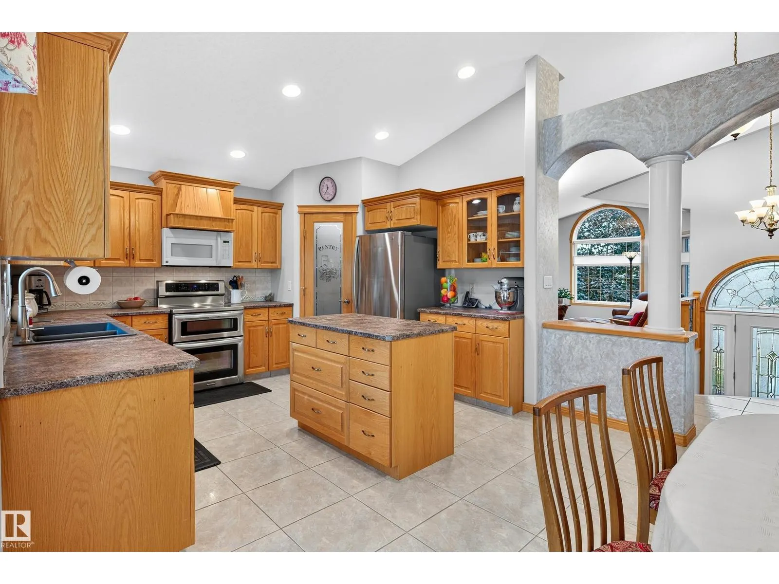 15711 135 ST NW