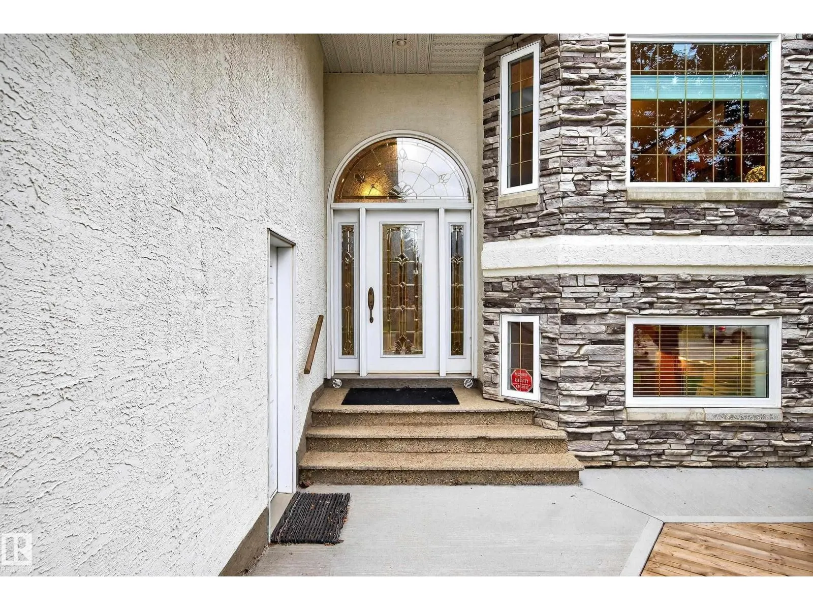 15711 135 ST NW