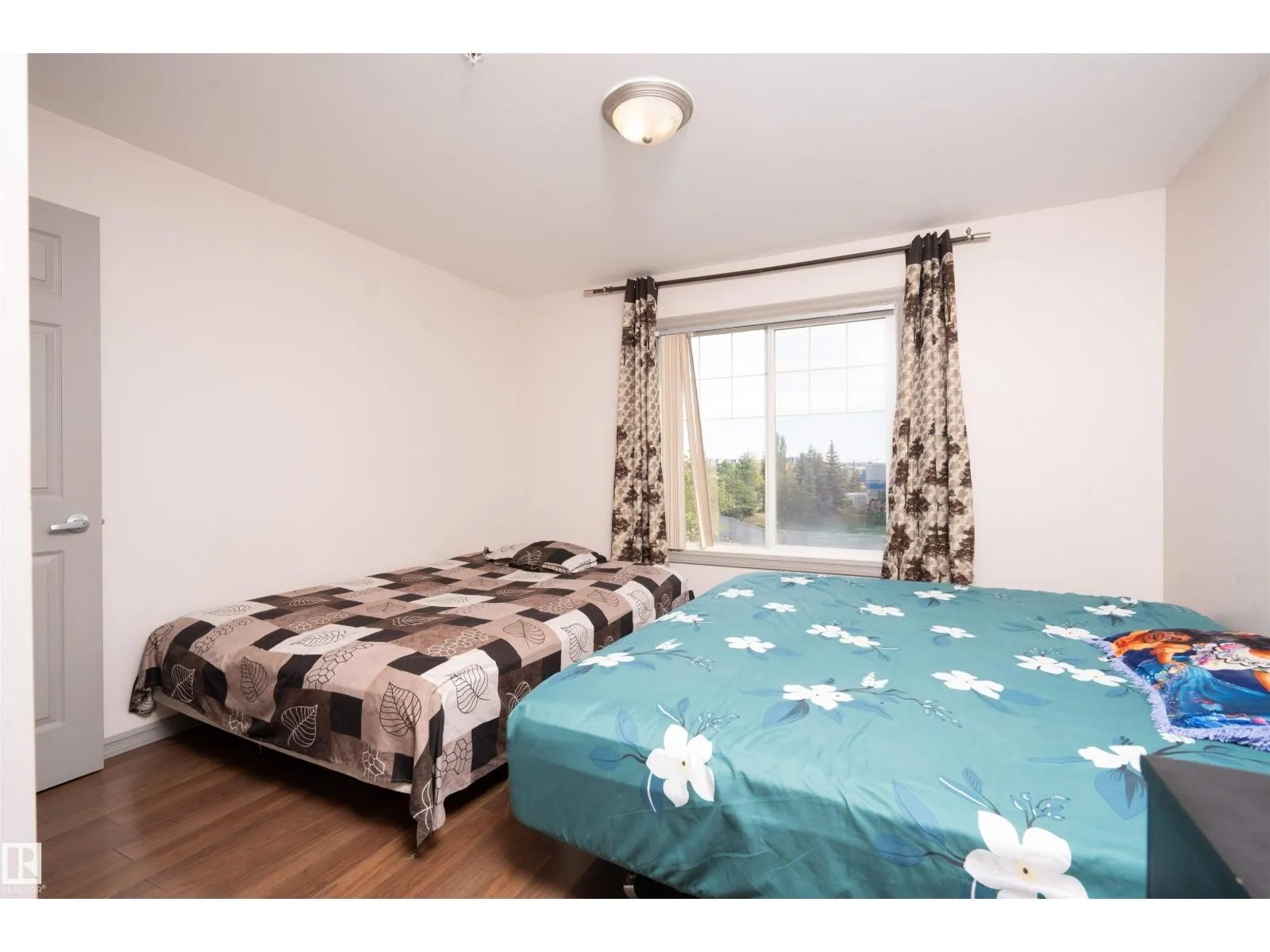 #319 4407 23 ST NW