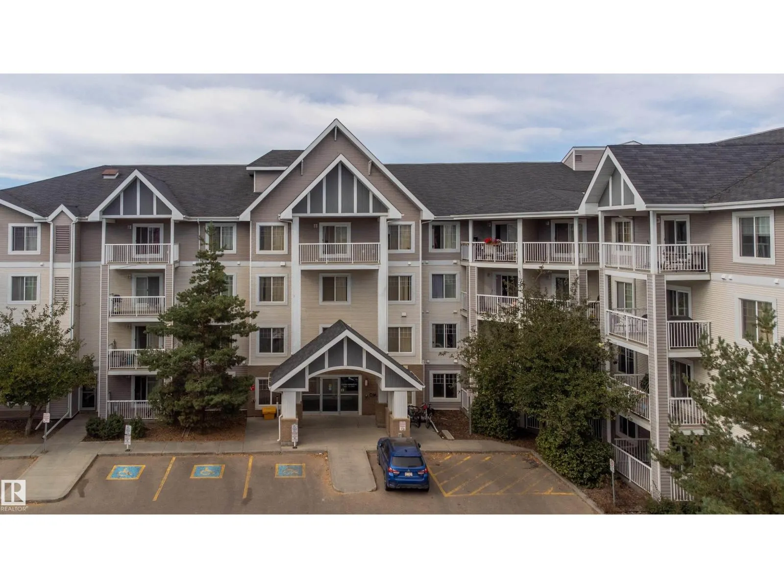 #319 4407 23 ST NW