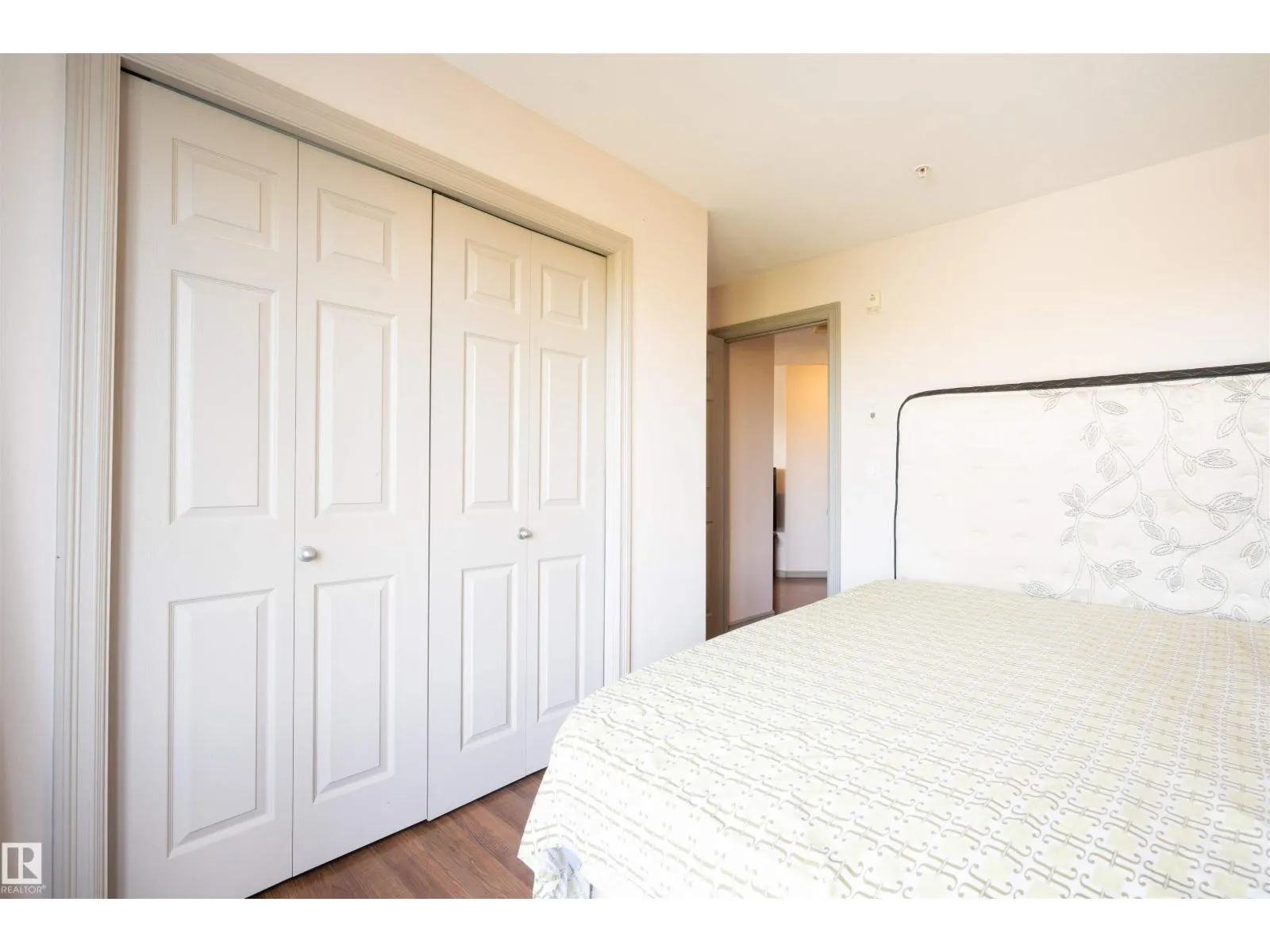 #319 4407 23 ST NW