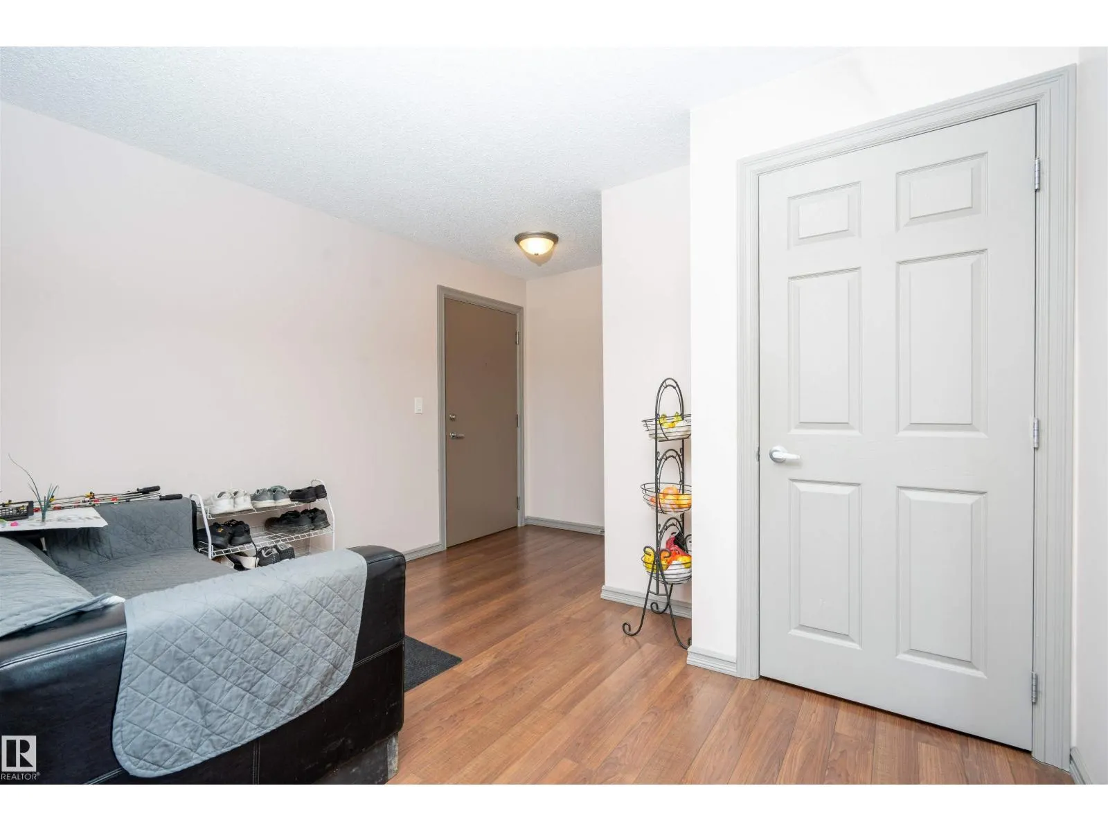 #319 4407 23 ST NW