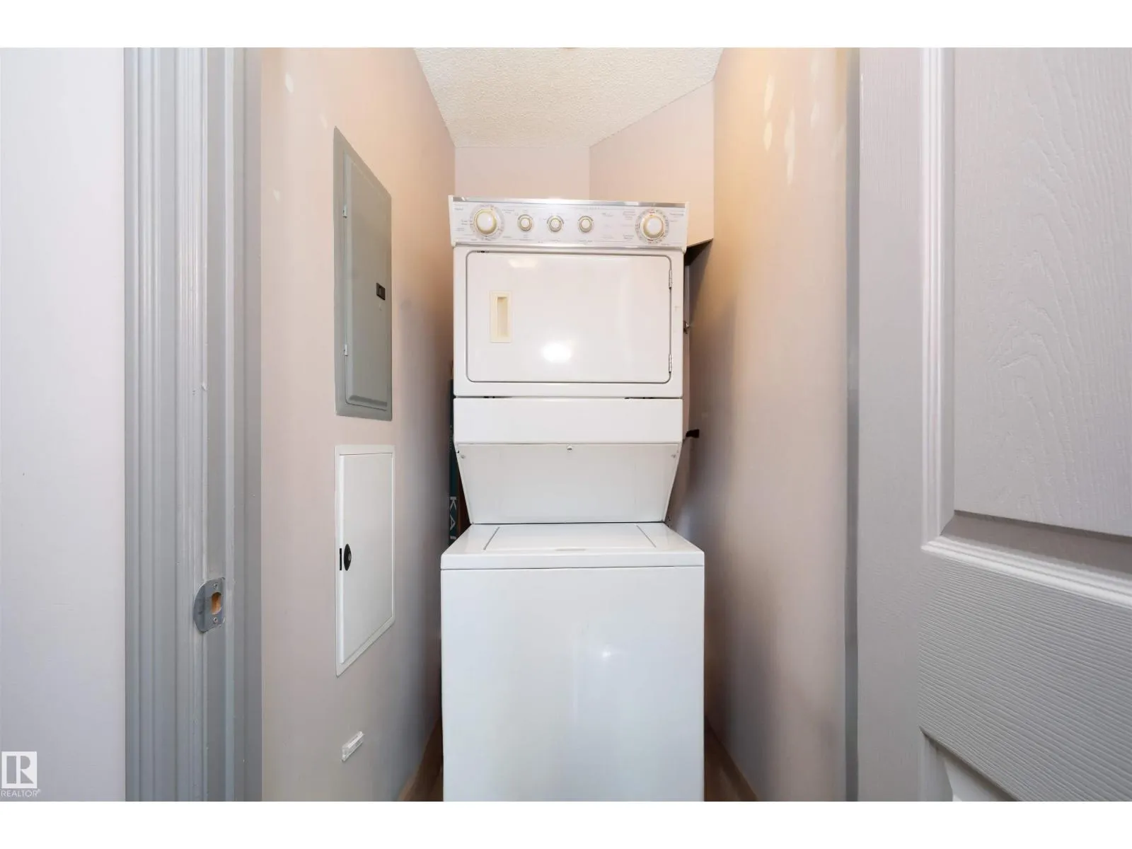 #319 4407 23 ST NW