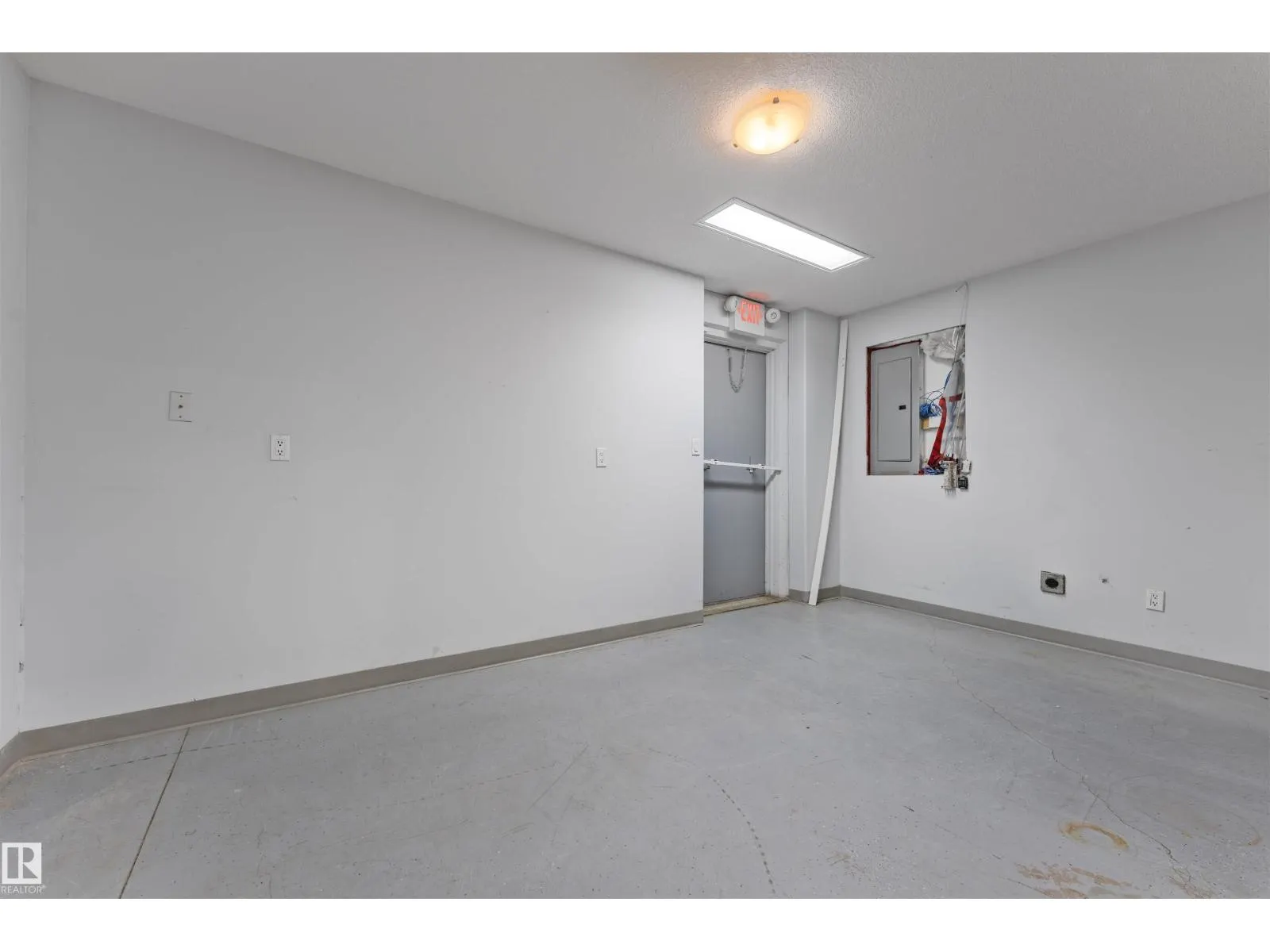 #10 7251 67 ST NW NW