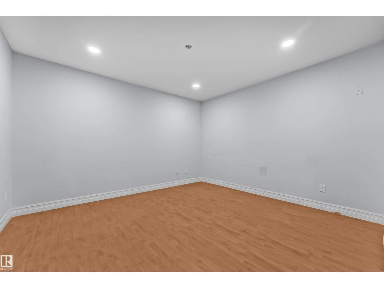 #10 7251 67 ST NW NW