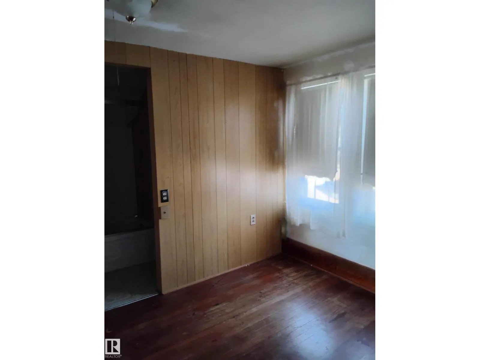 4924 53 ST