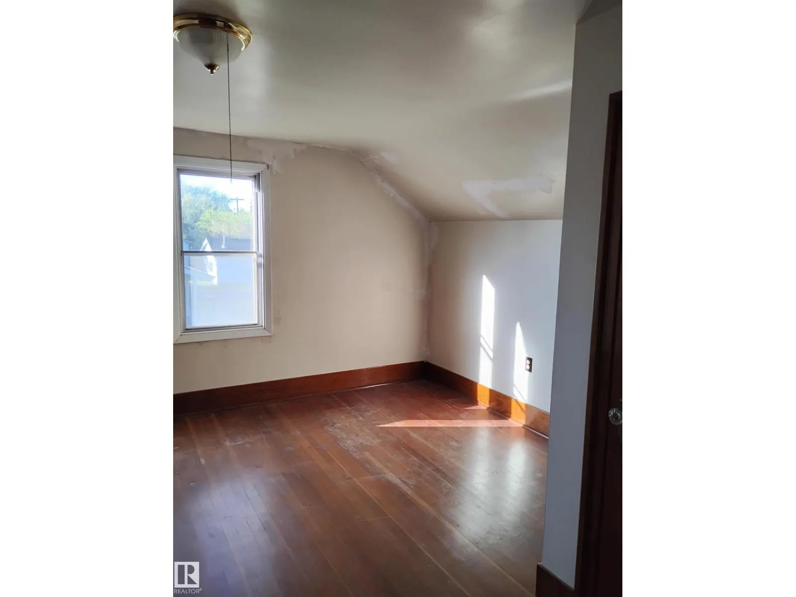 4924 53 ST