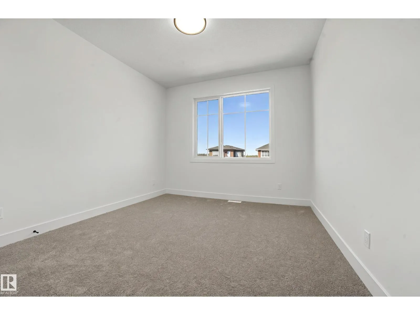 2729 64 AV NE