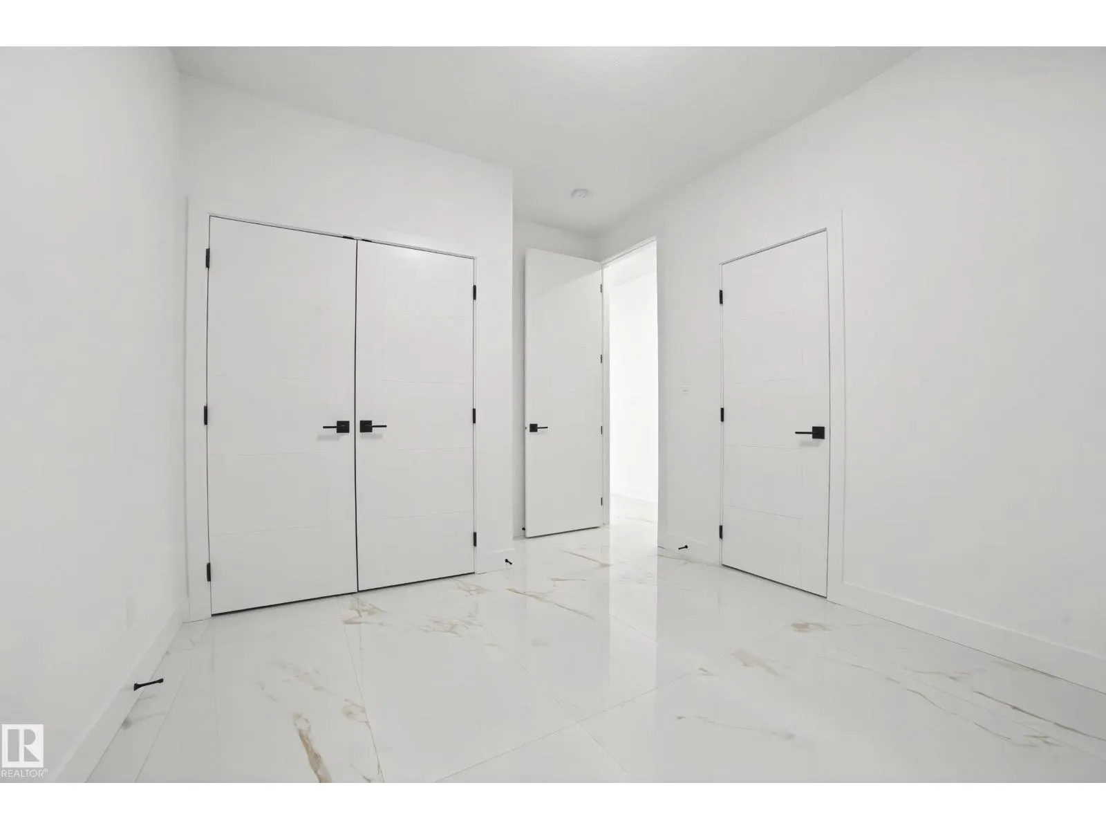 2729 64 AV NE