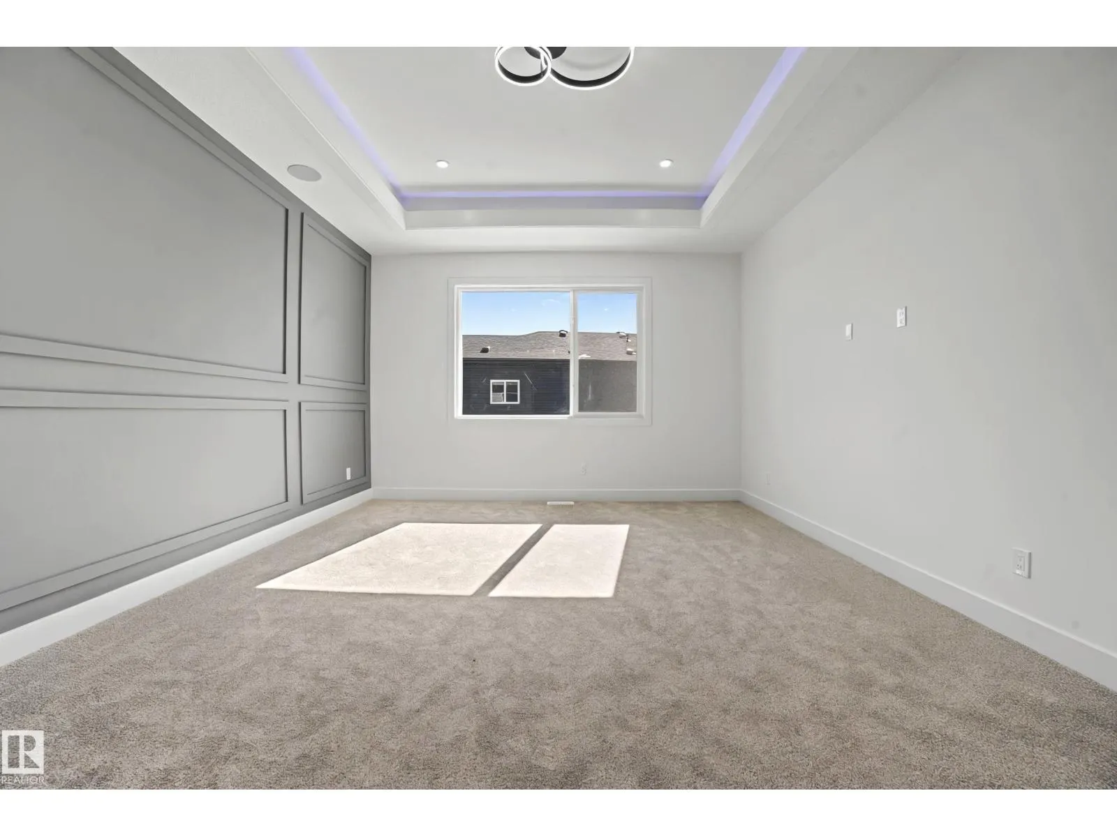 2729 64 AV NE