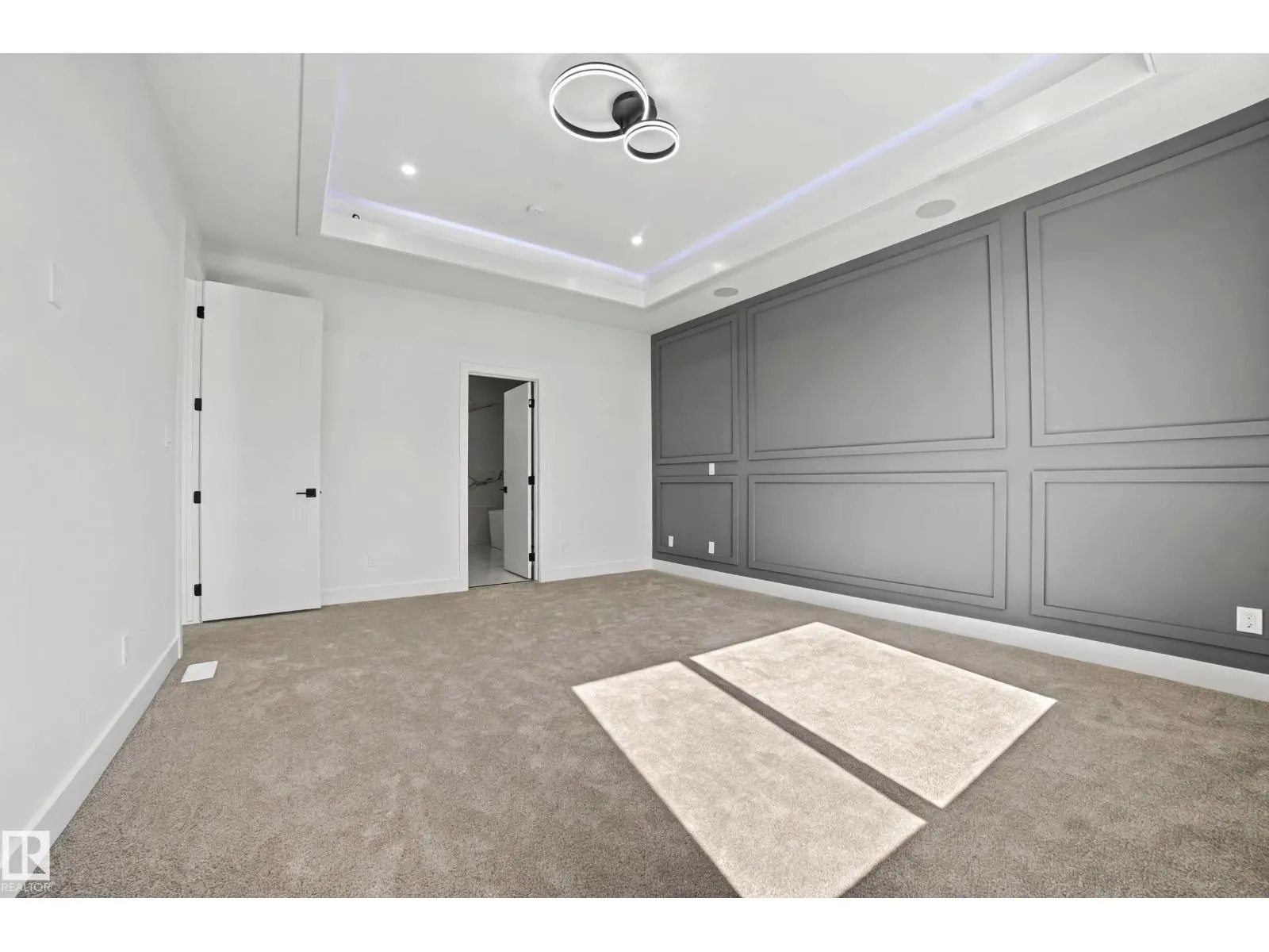 2729 64 AV NE