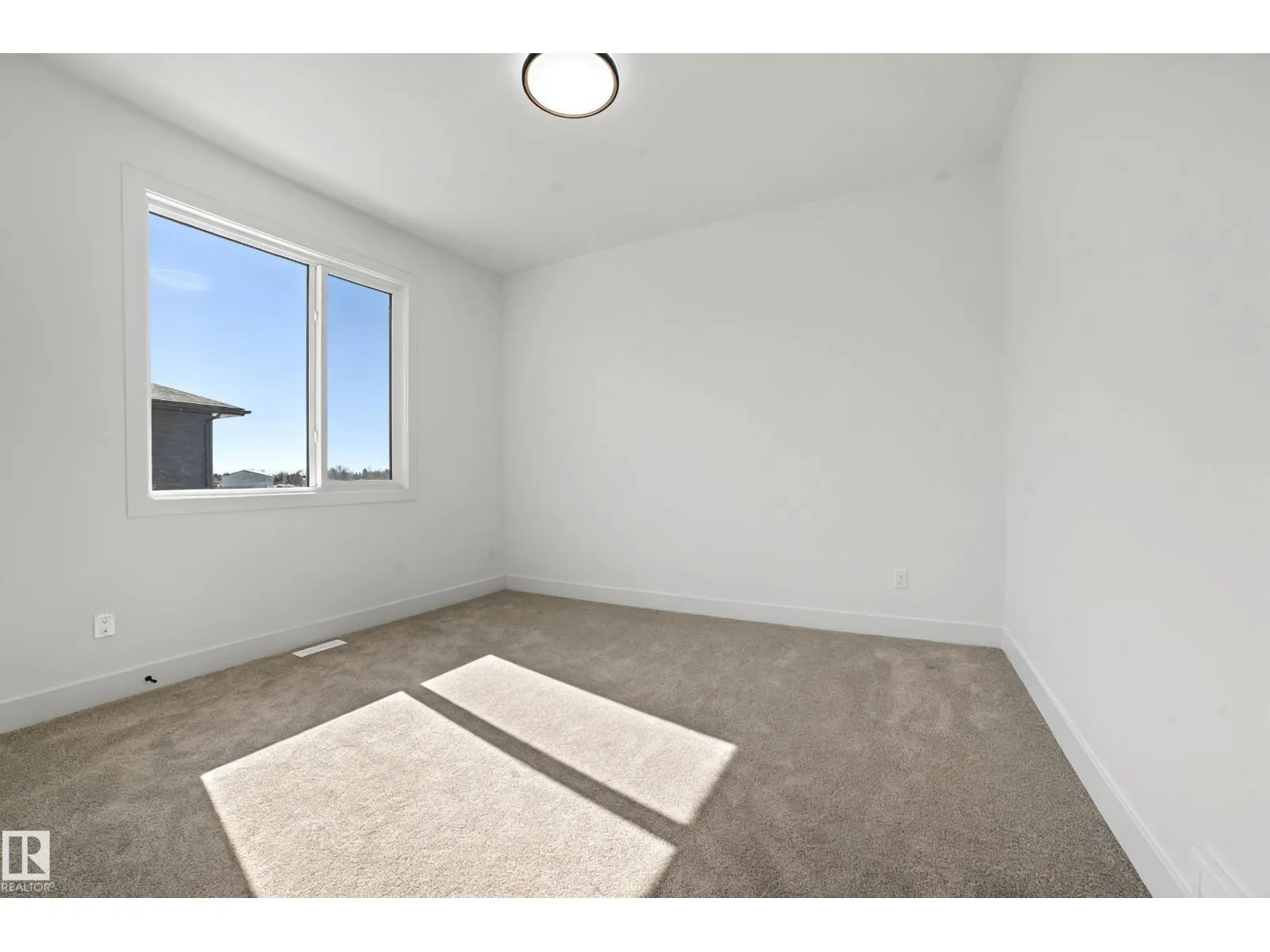 2729 64 AV NE