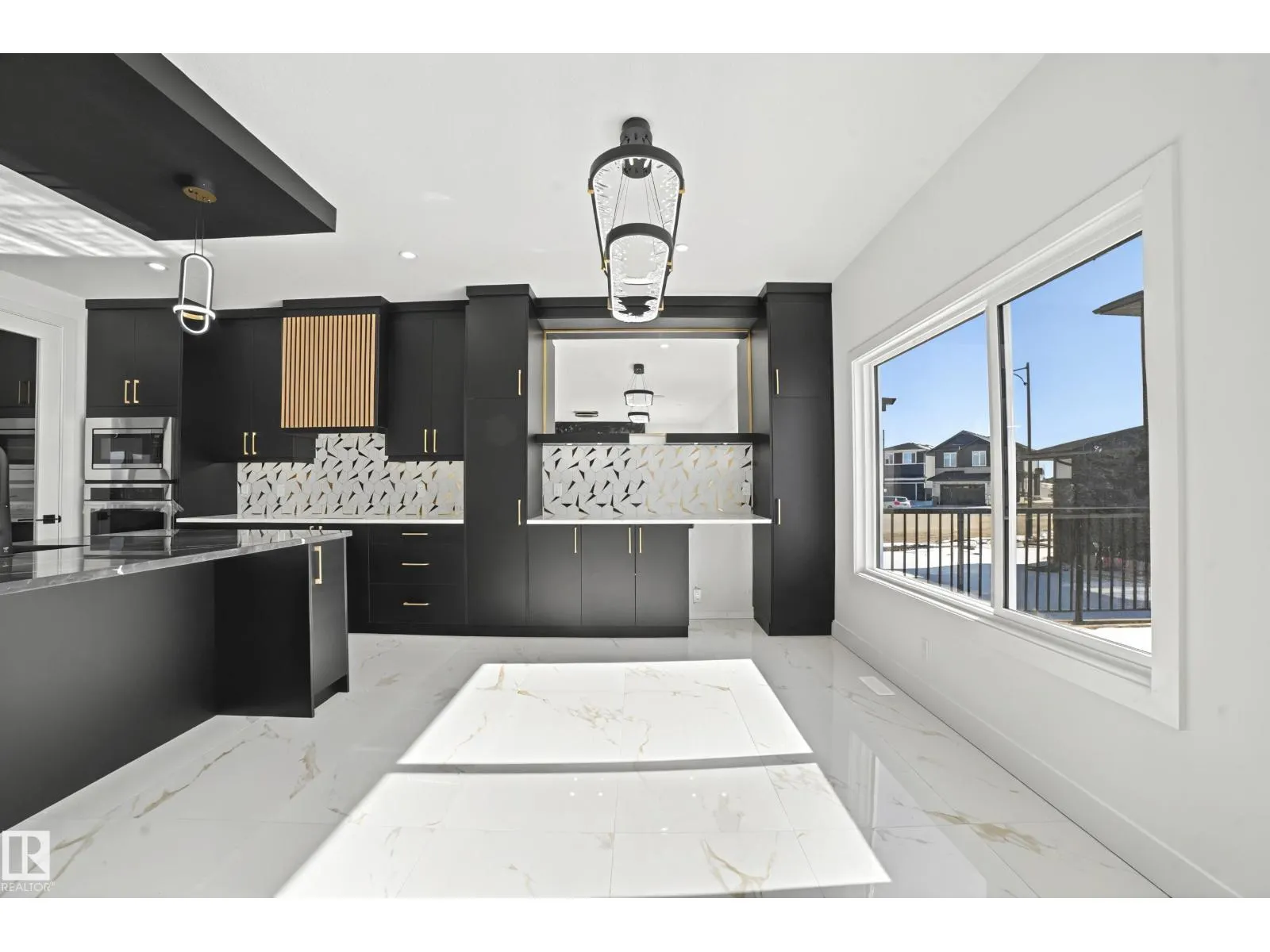 2729 64 AV NE