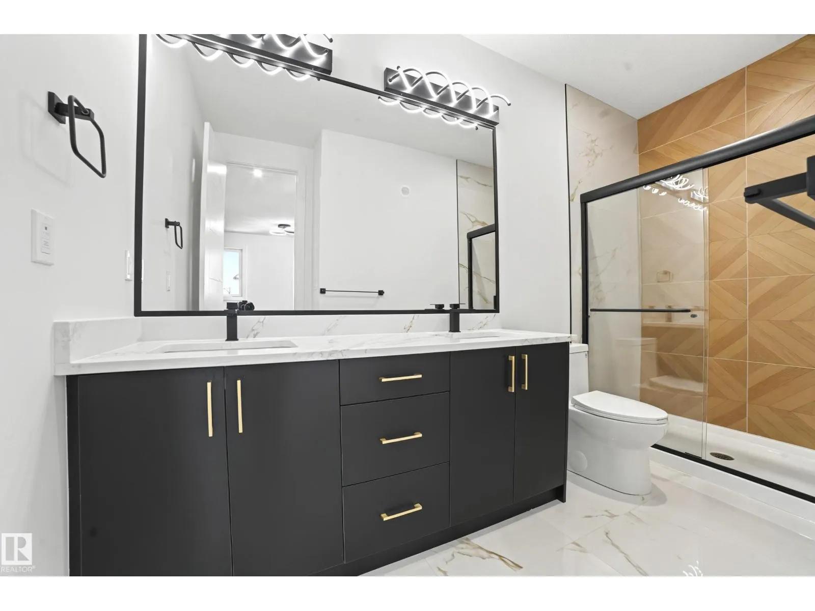 2729 64 AV NE