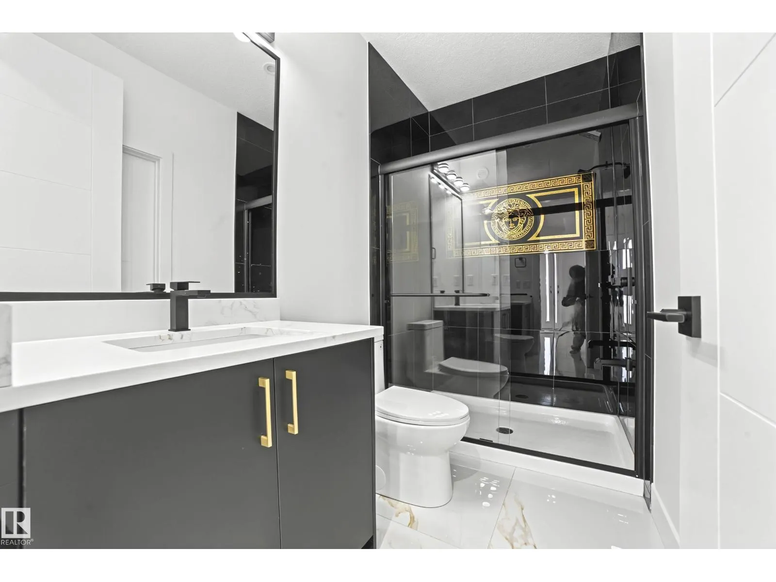 2729 64 AV NE