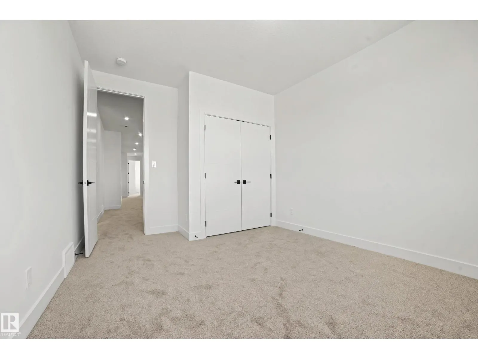 2729 64 AV NE