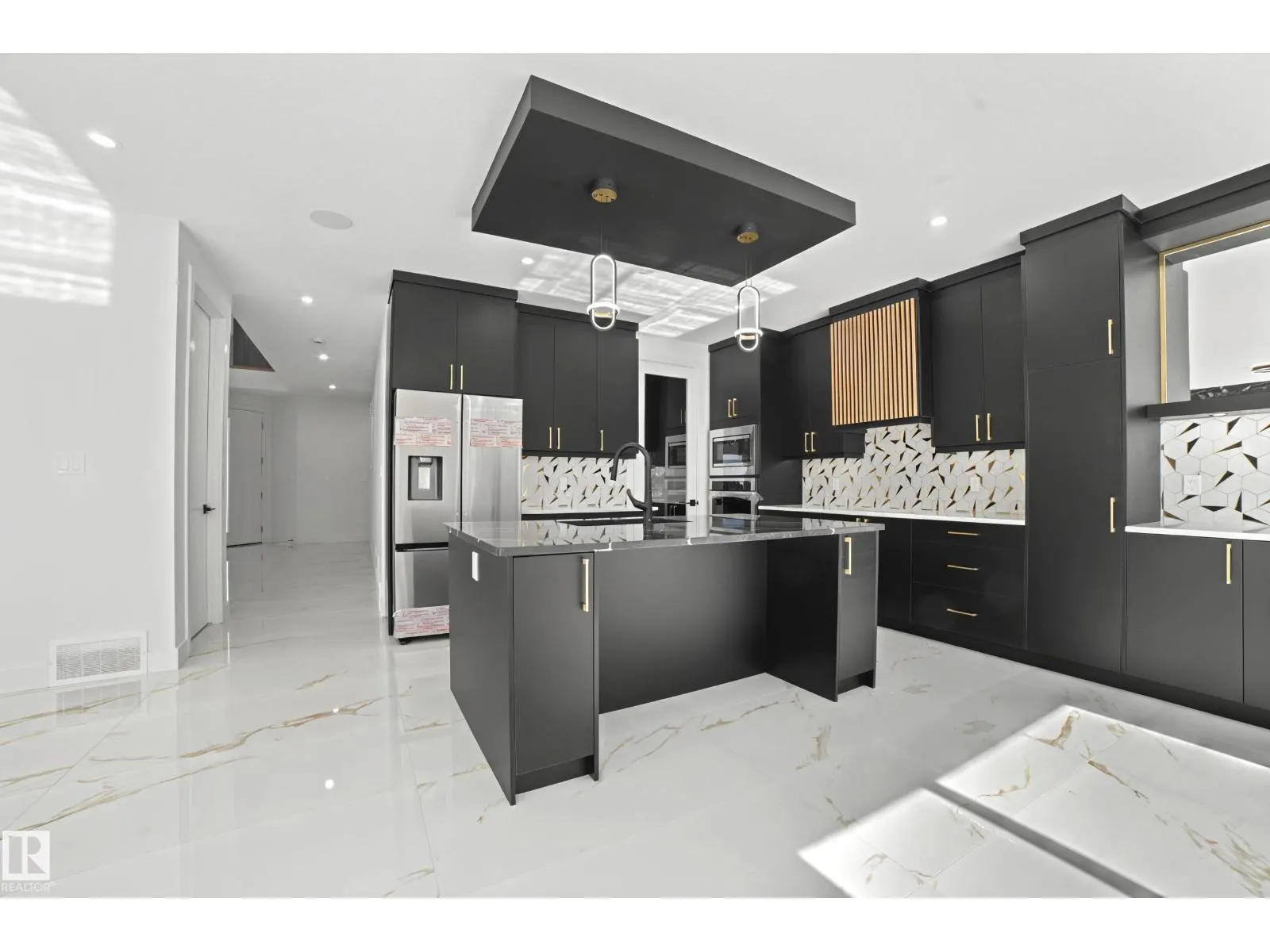 2729 64 AV NE