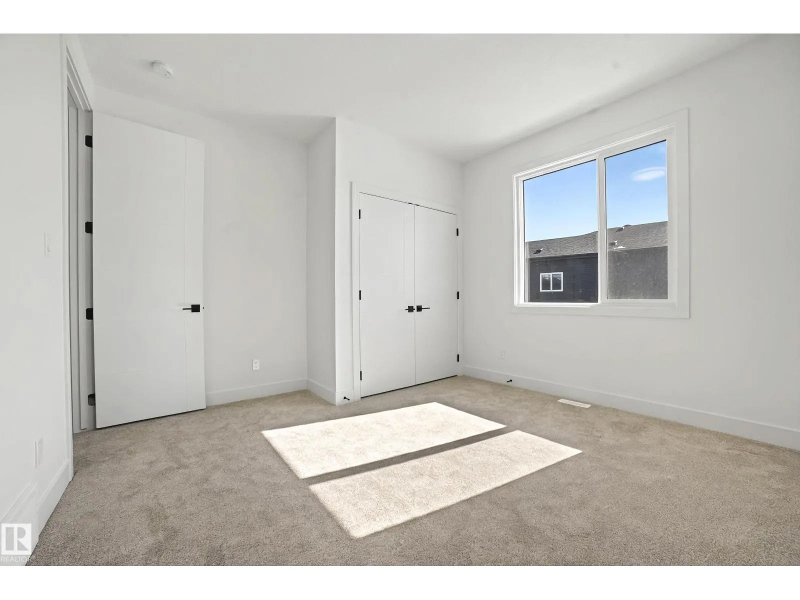 2729 64 AV NE