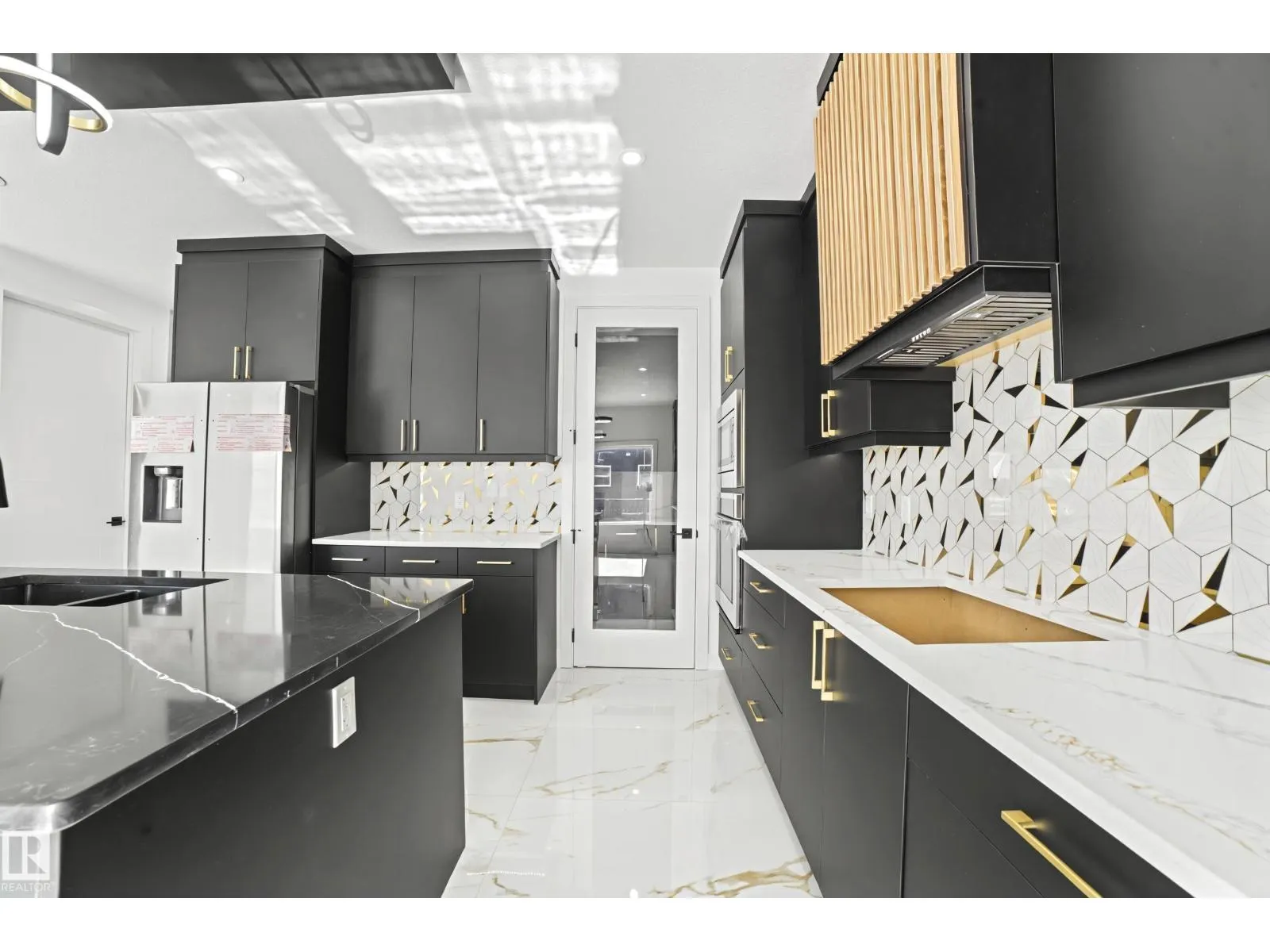 2729 64 AV NE