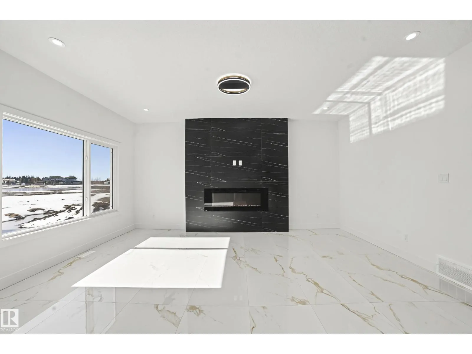 2729 64 AV NE