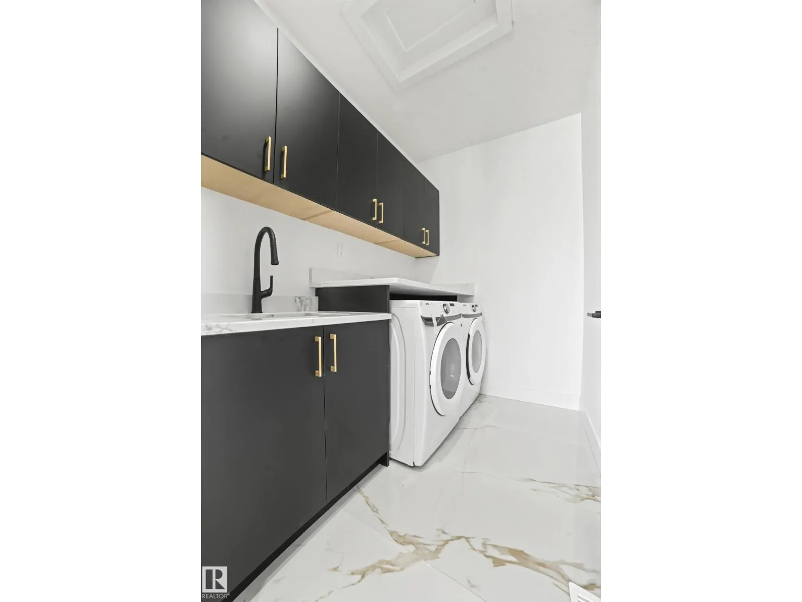 2729 64 AV NE