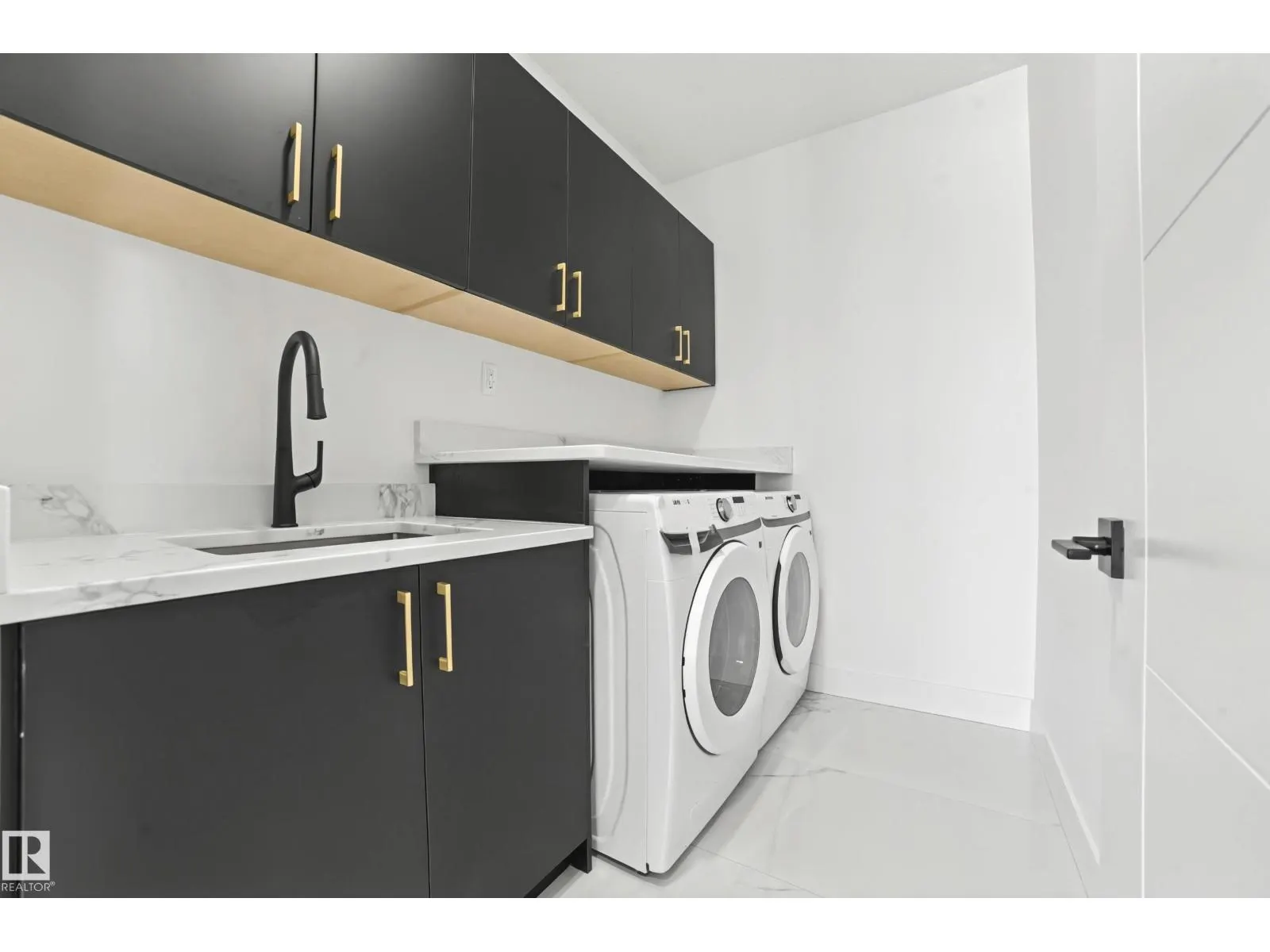 2729 64 AV NE