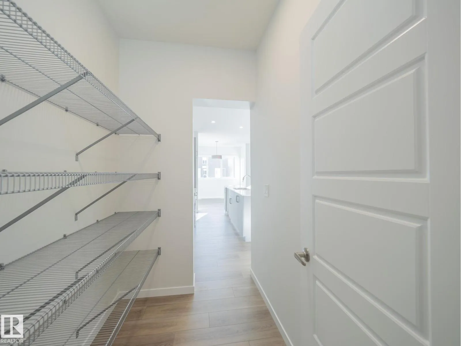 9315 227 ST NW
