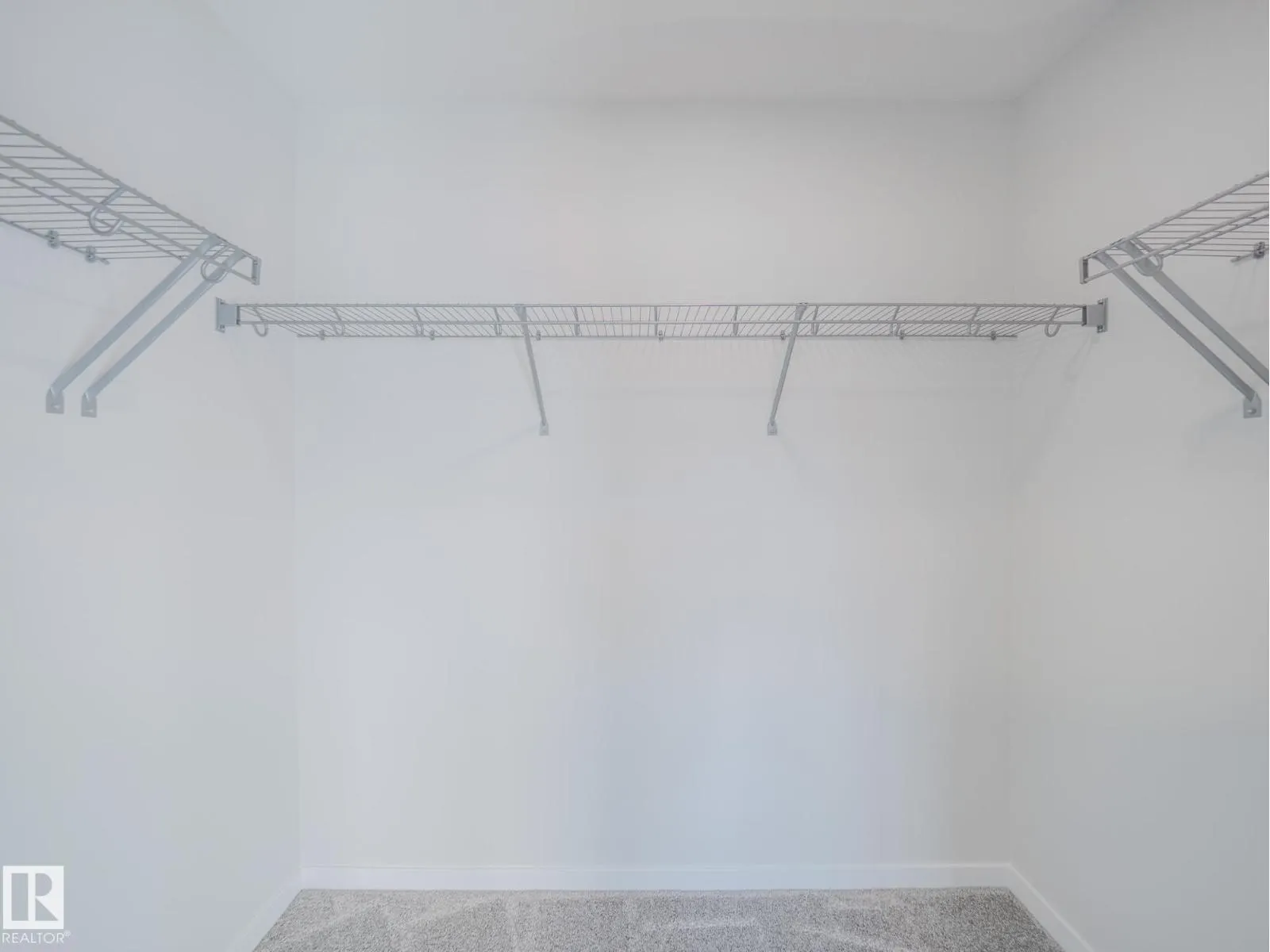9315 227 ST NW