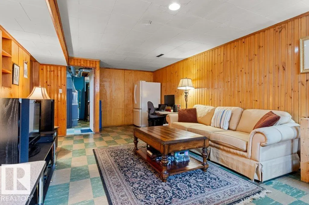4628 106A AV NW