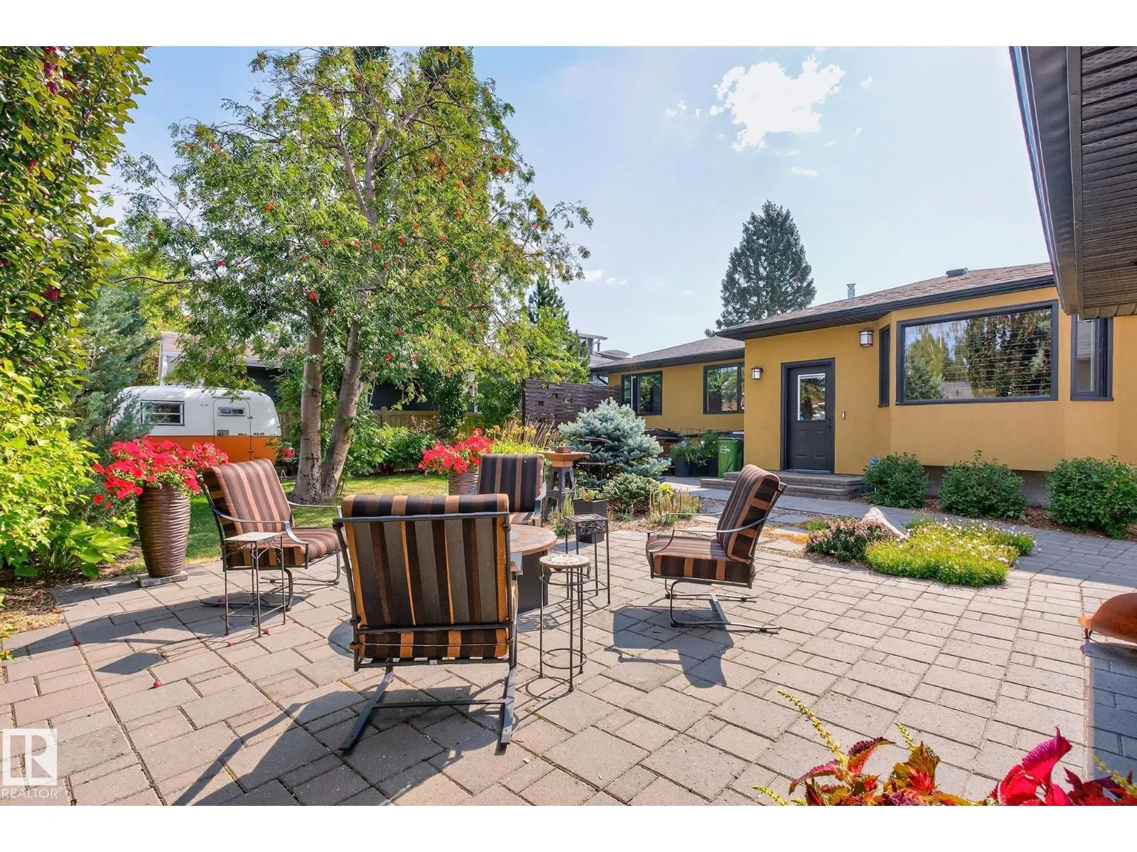 11424 49 AV NW