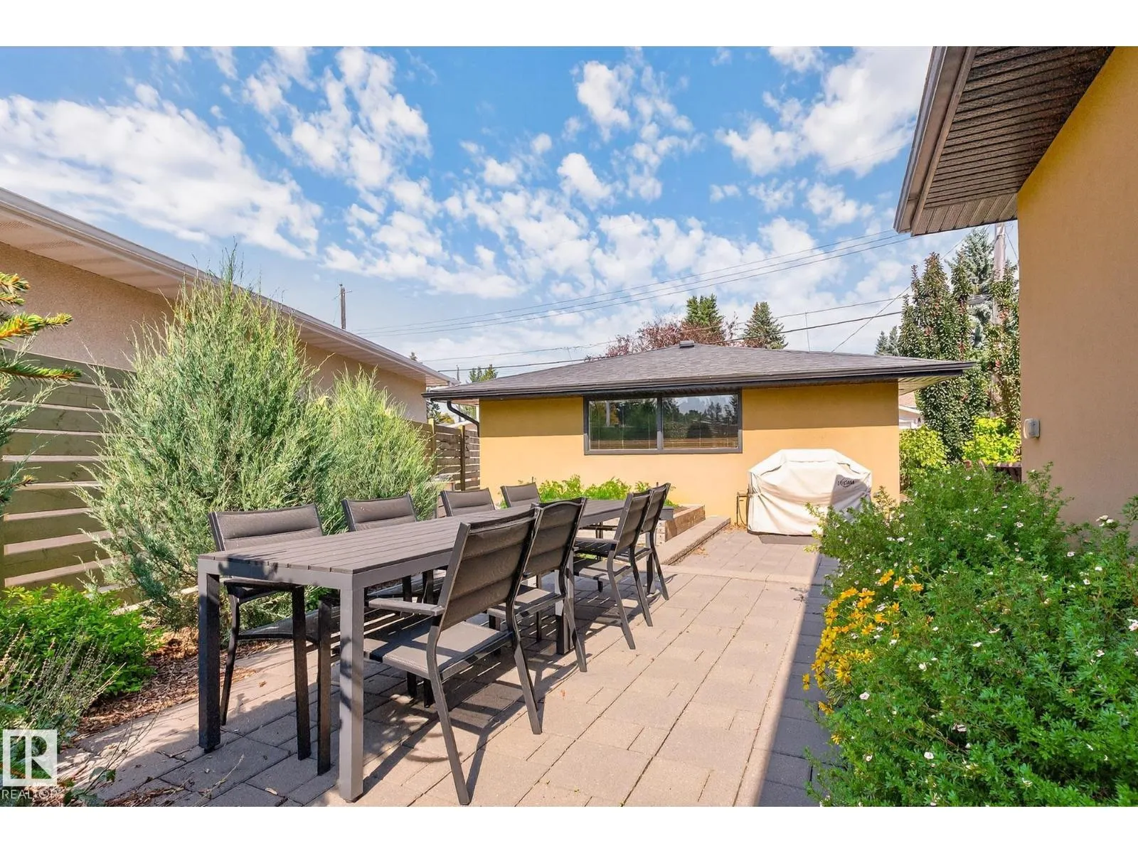 11424 49 AV NW