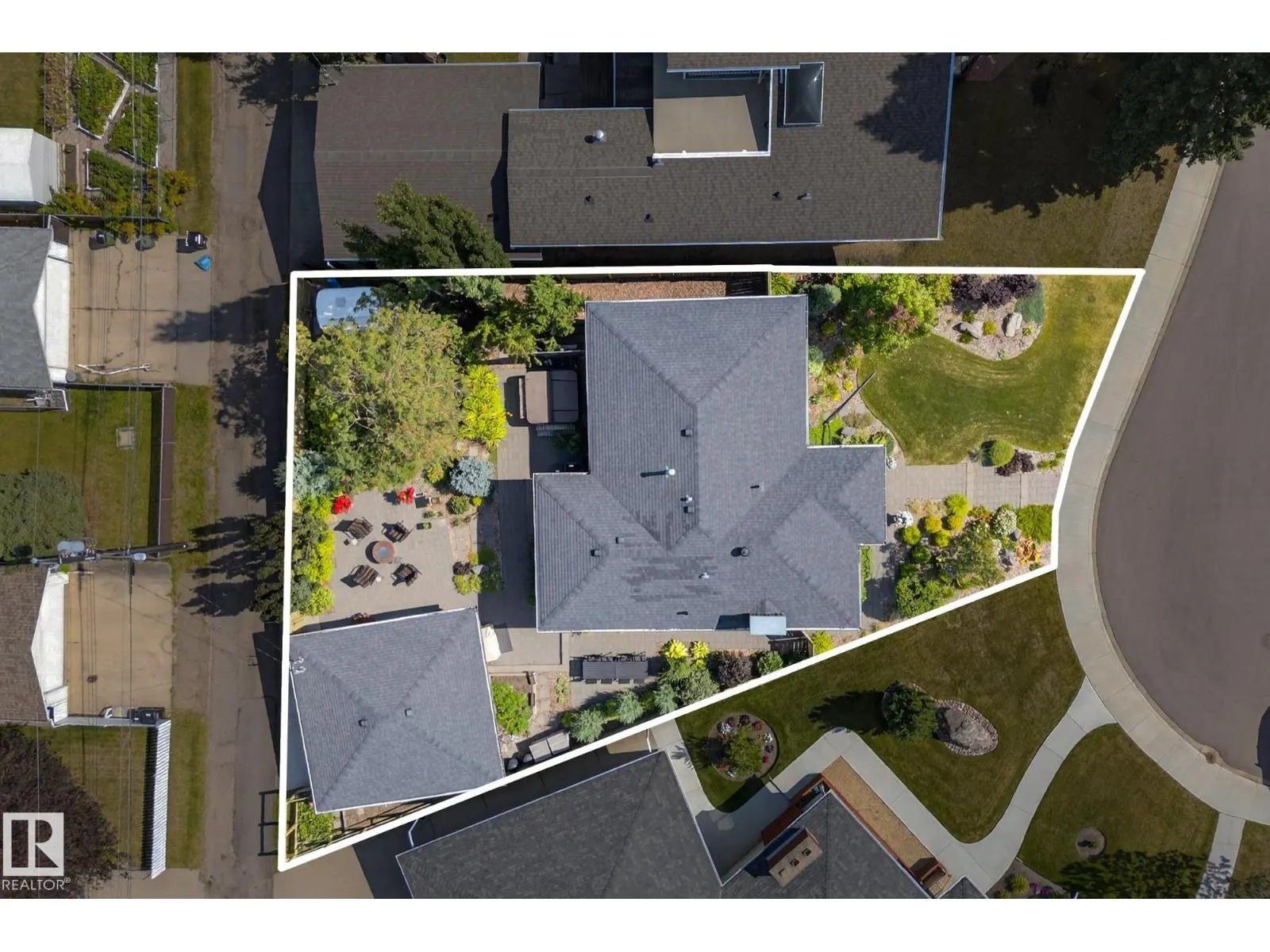 11424 49 AV NW